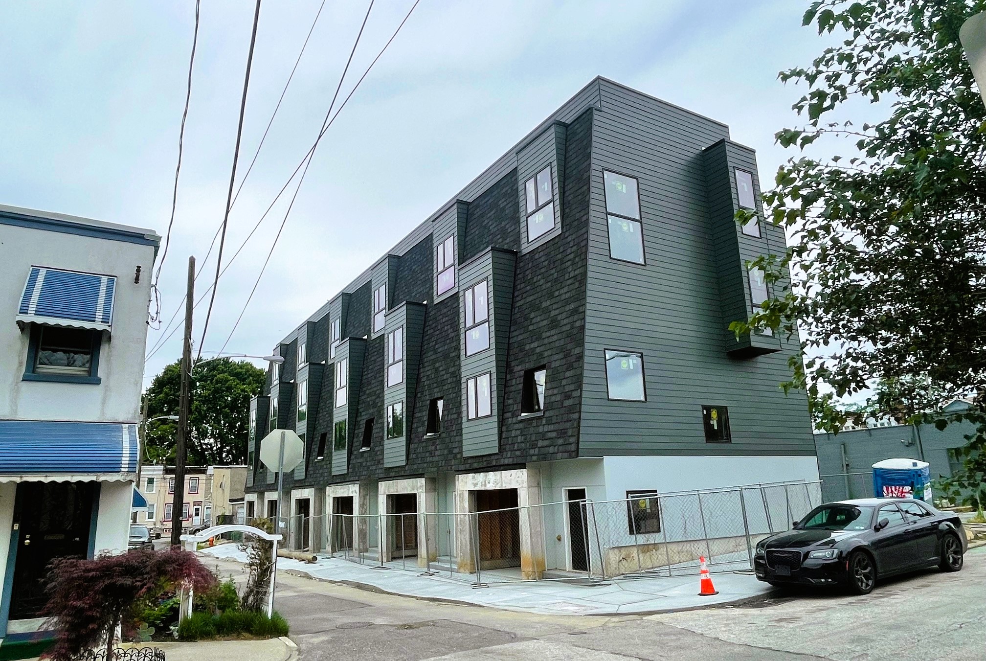 09-West Alley Row - ZeroSix