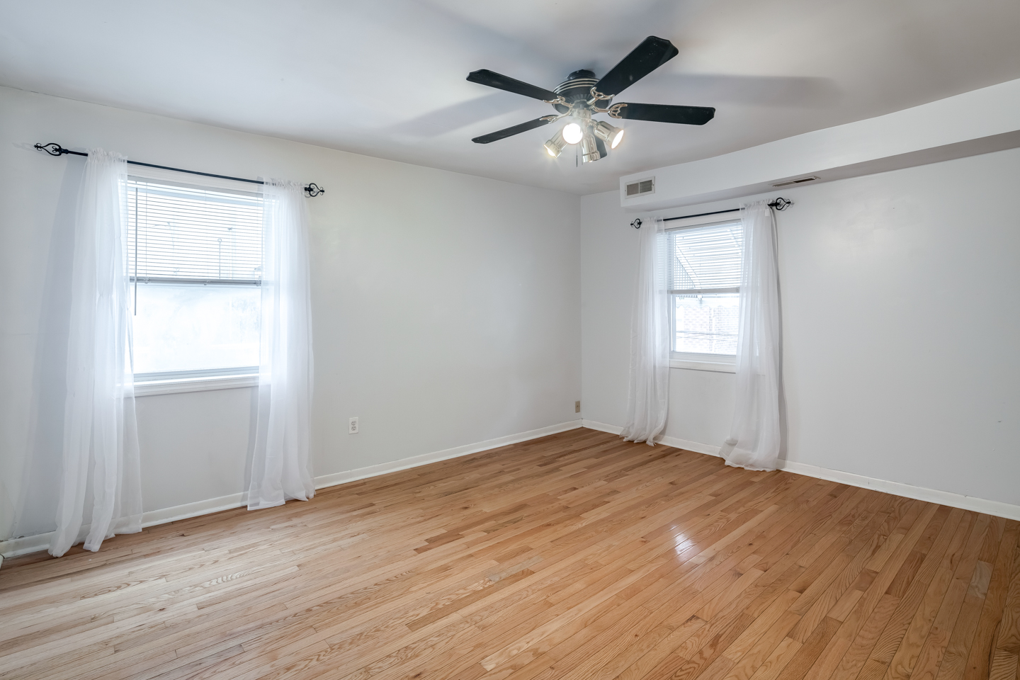 1202 S Alder St-MLS-8