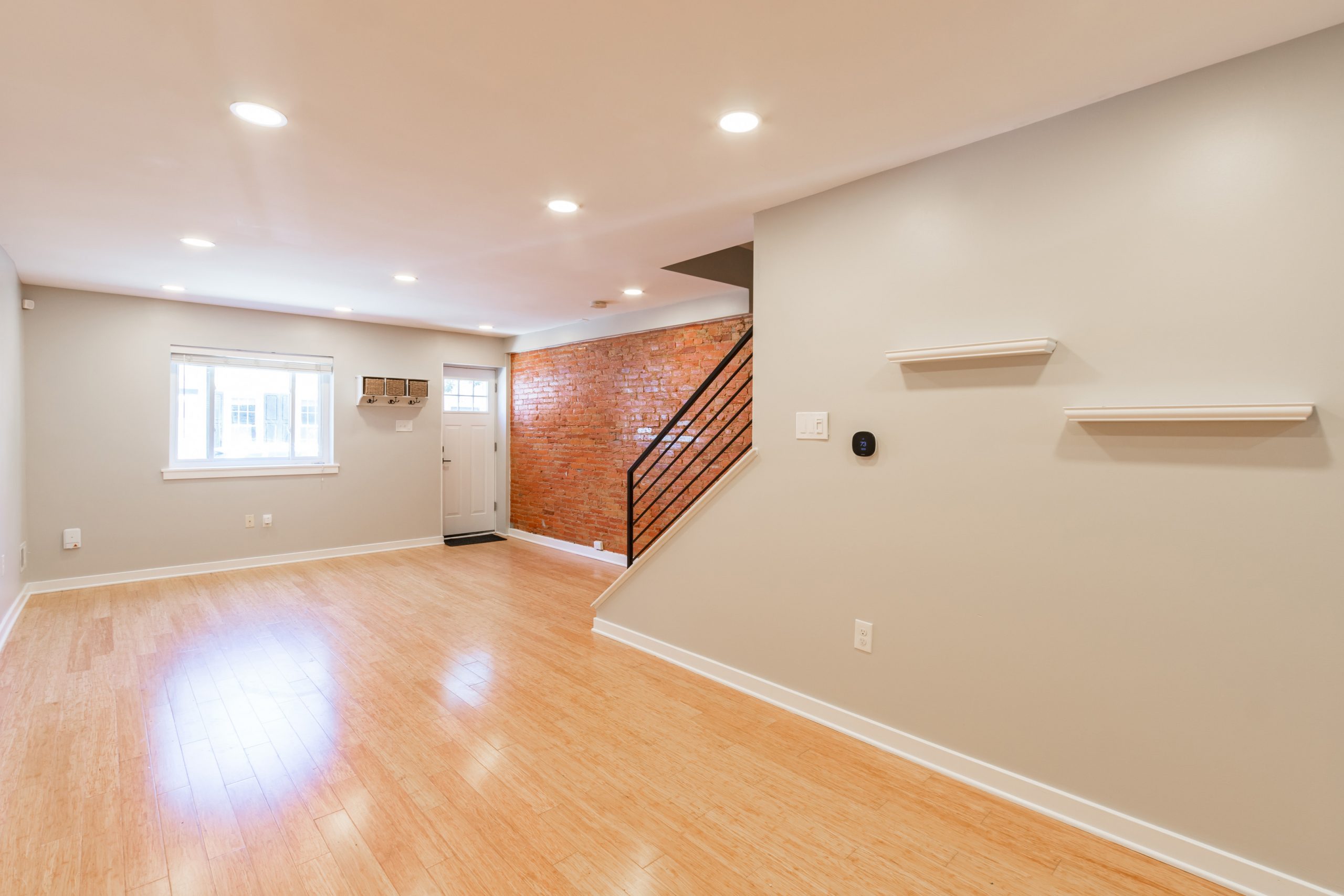 2208 Montrose St_-03