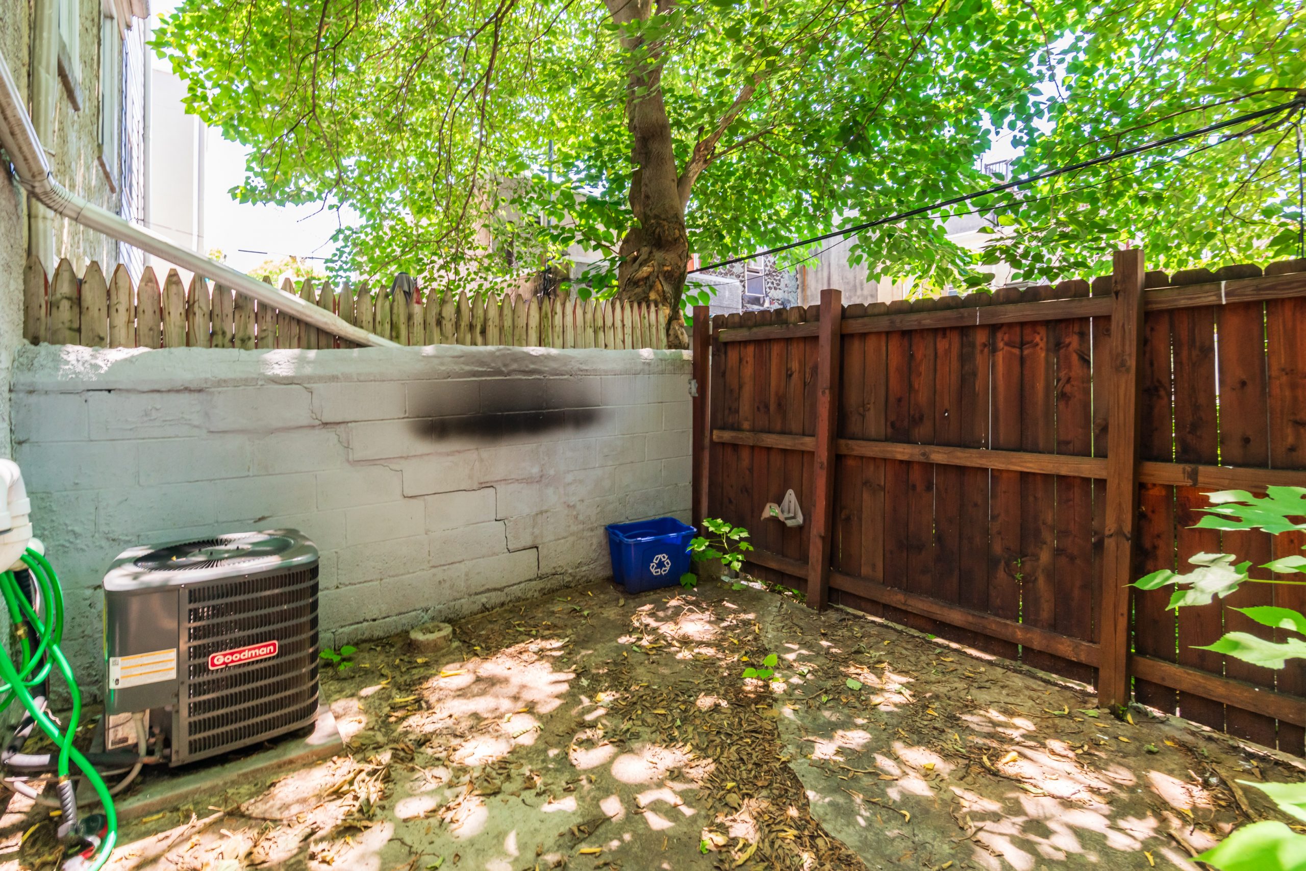 2208 Montrose St_-07