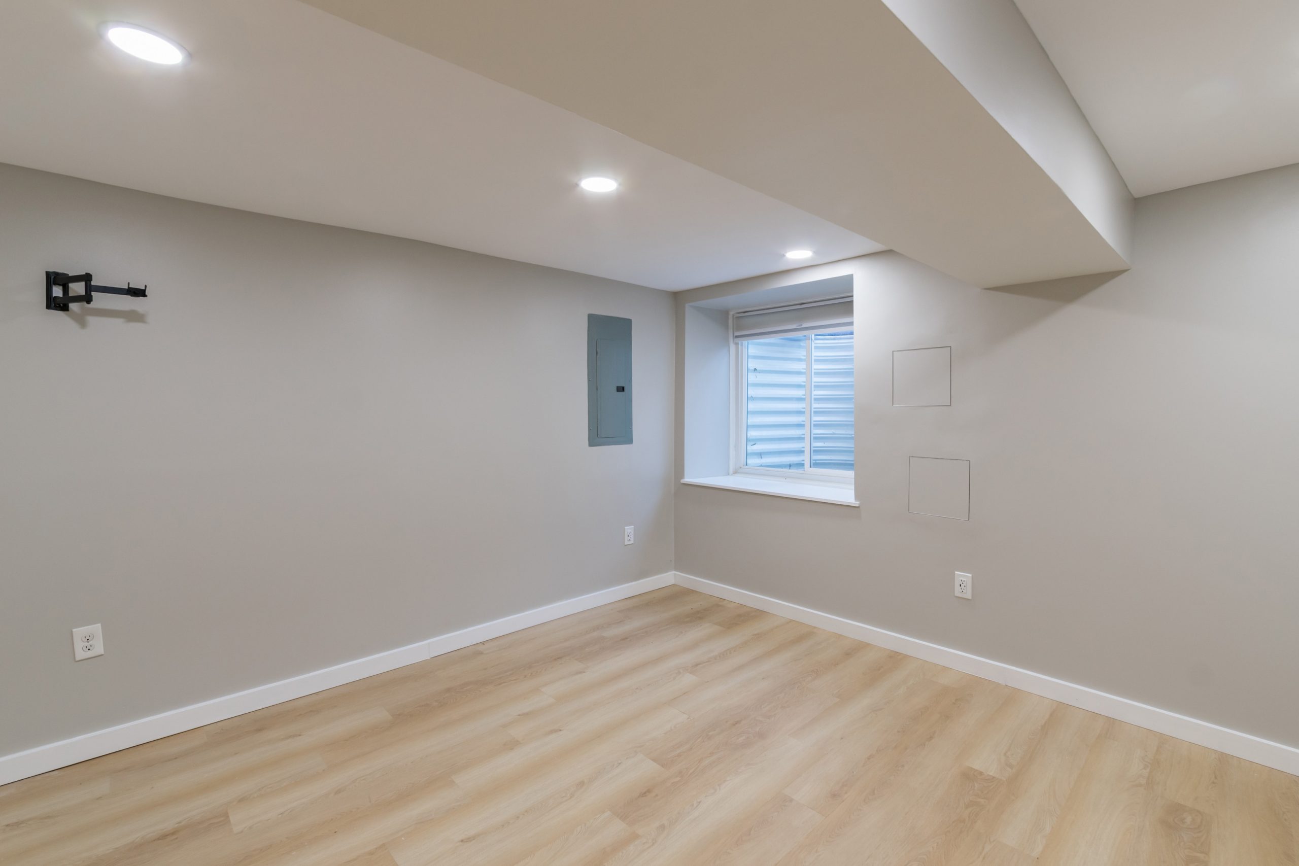 2208 Montrose St_-11