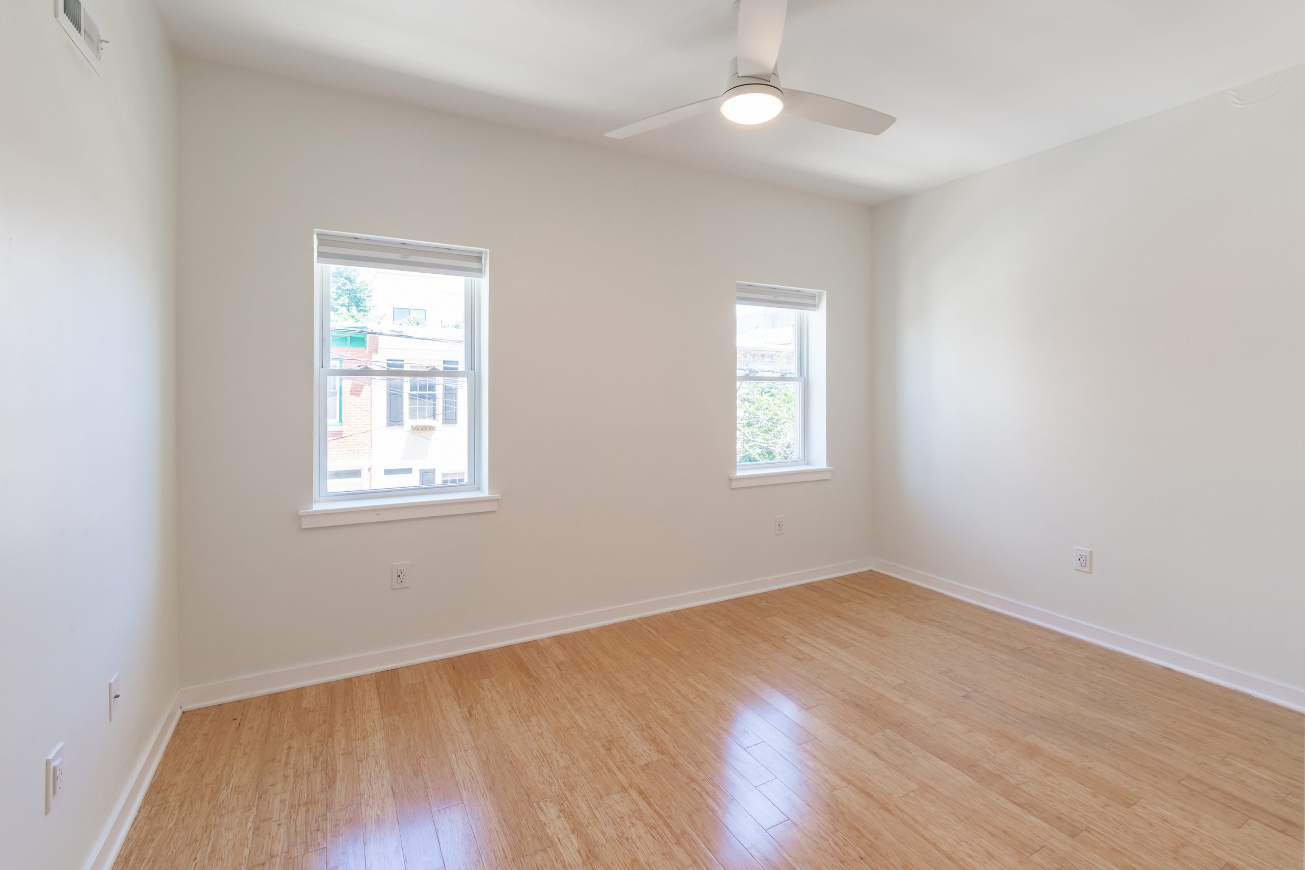 2208 Montrose St_-21