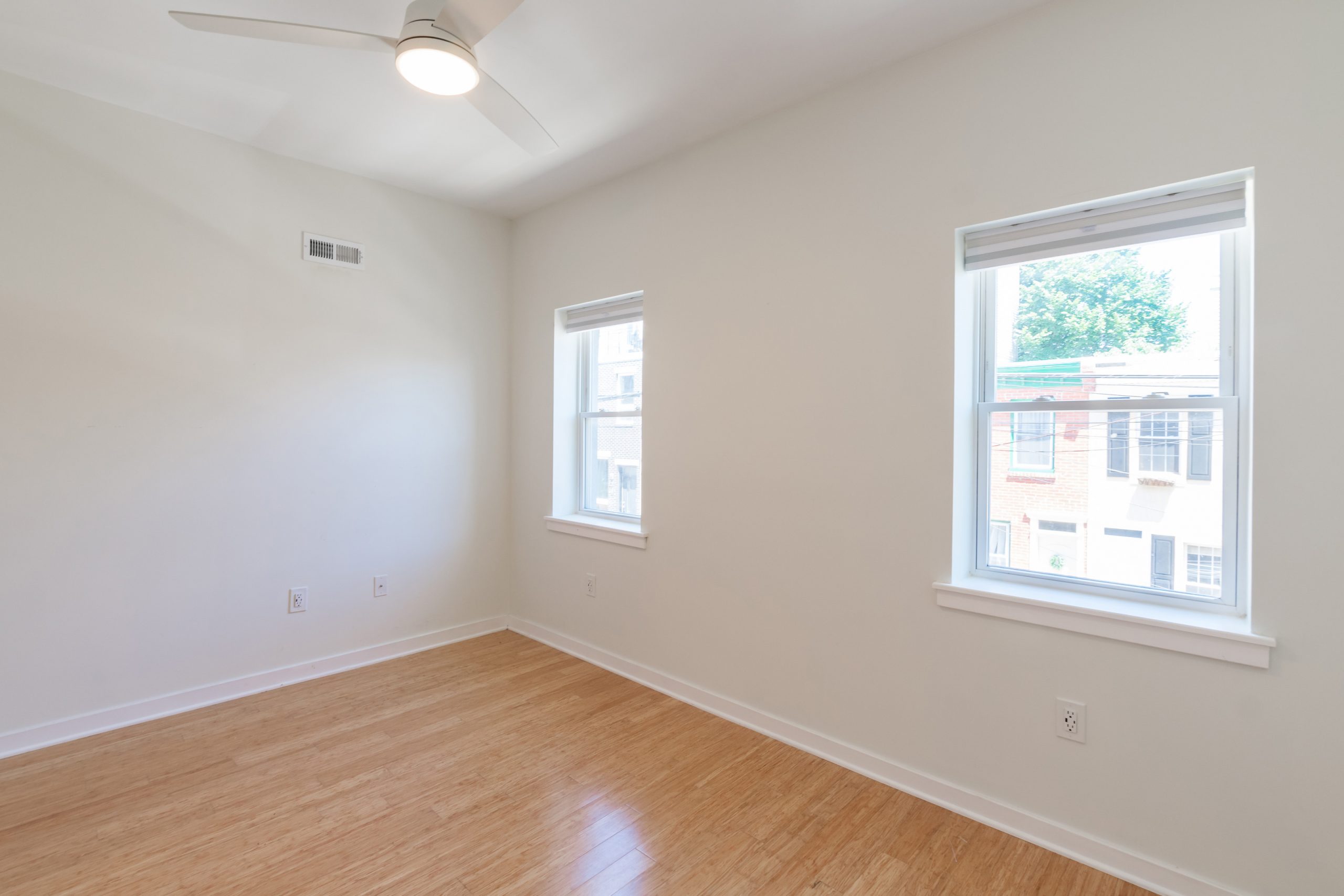 2208 Montrose St_-22