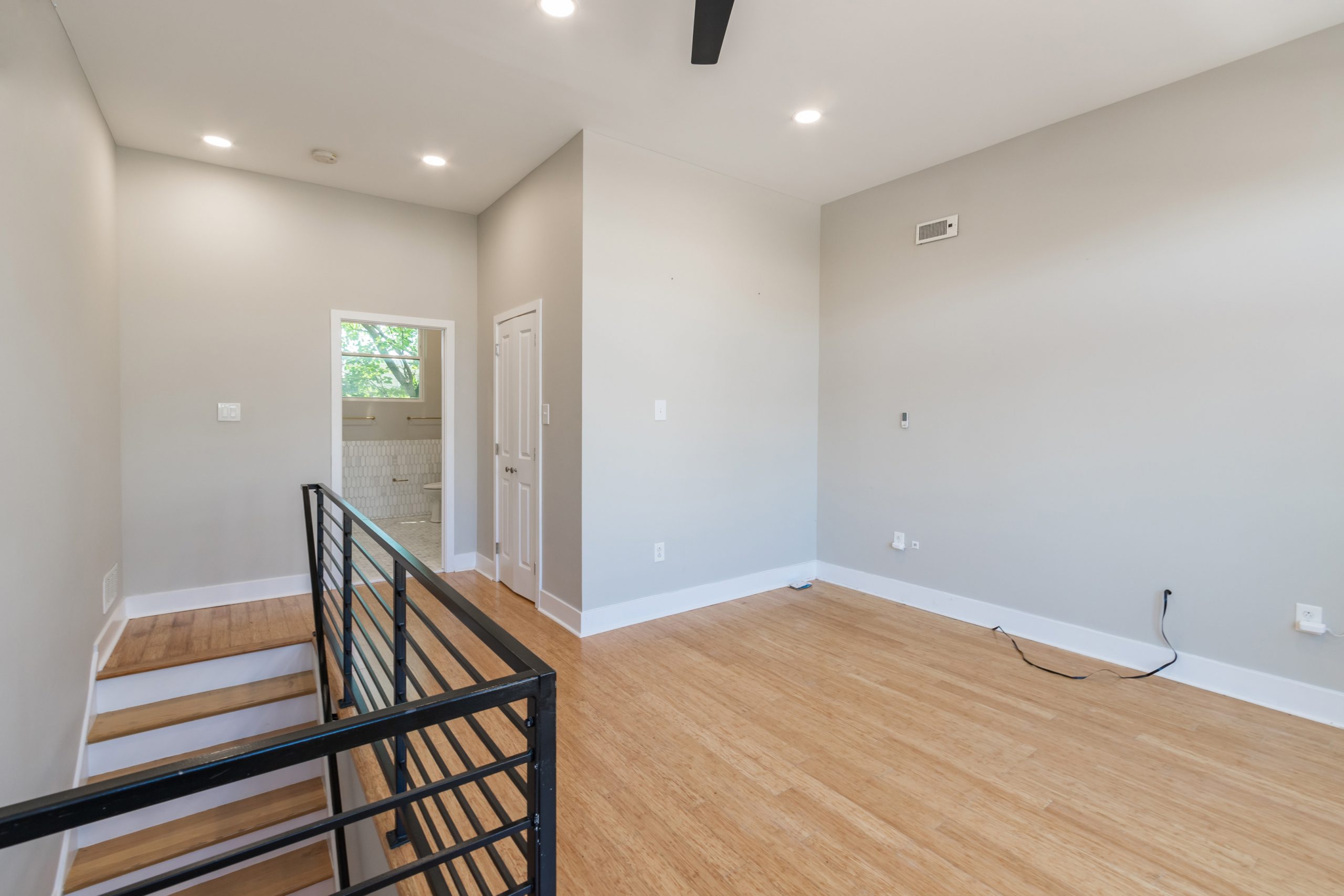 2208 Montrose St_-27