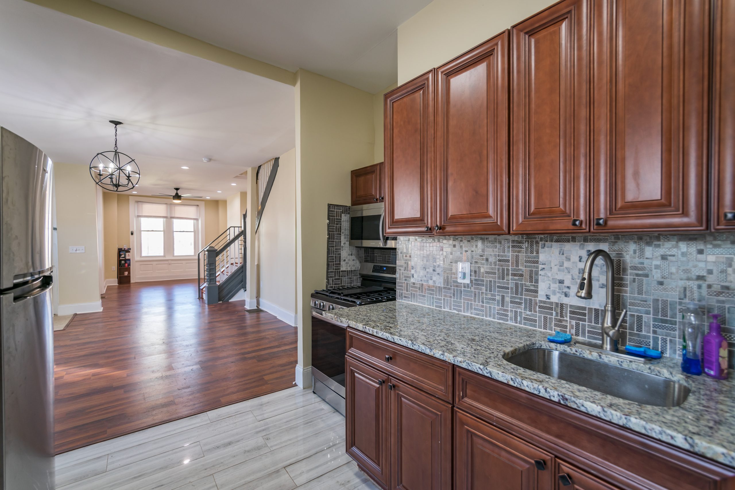 5426 W Jefferson St_-08
