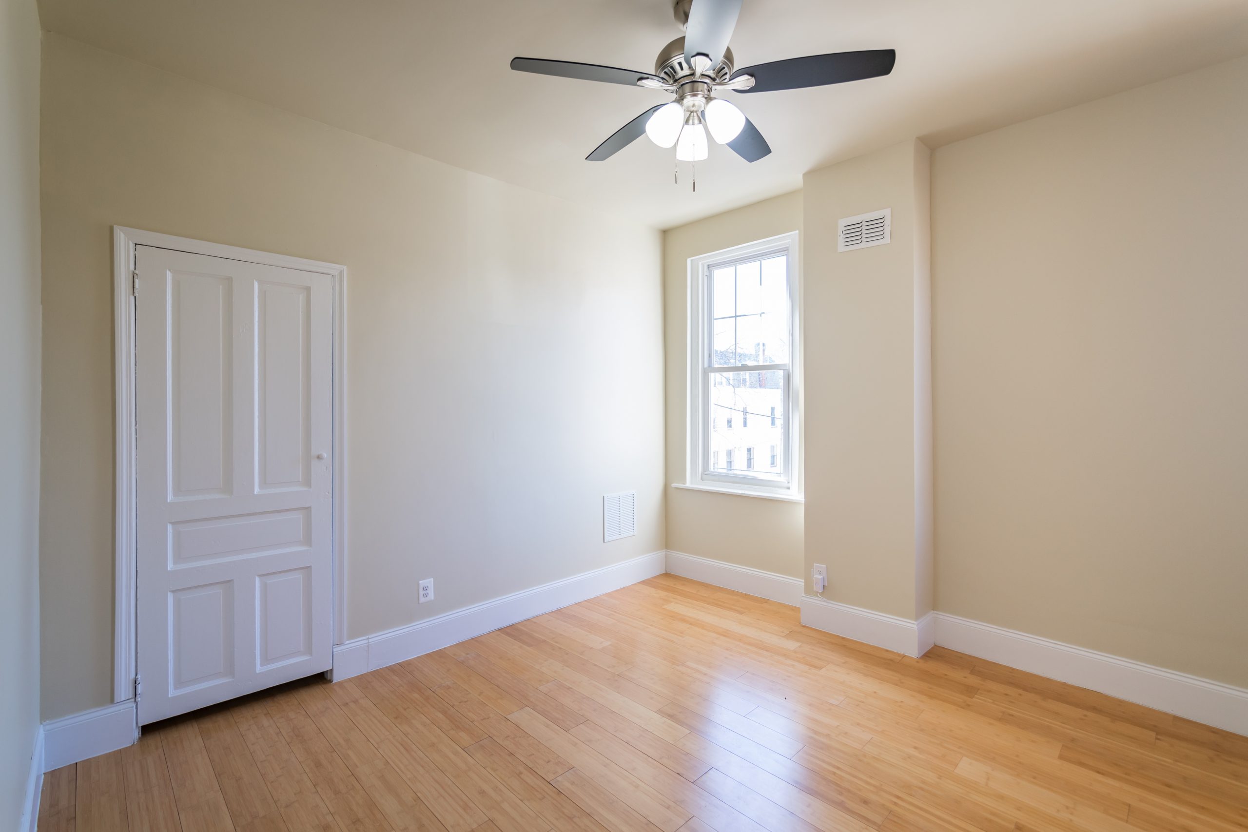 5426 W Jefferson St_-15