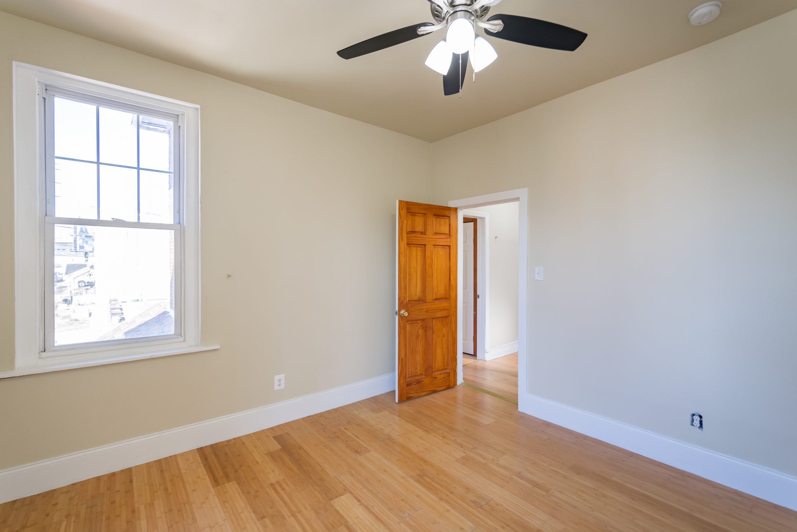 5426 W Jefferson St_-17