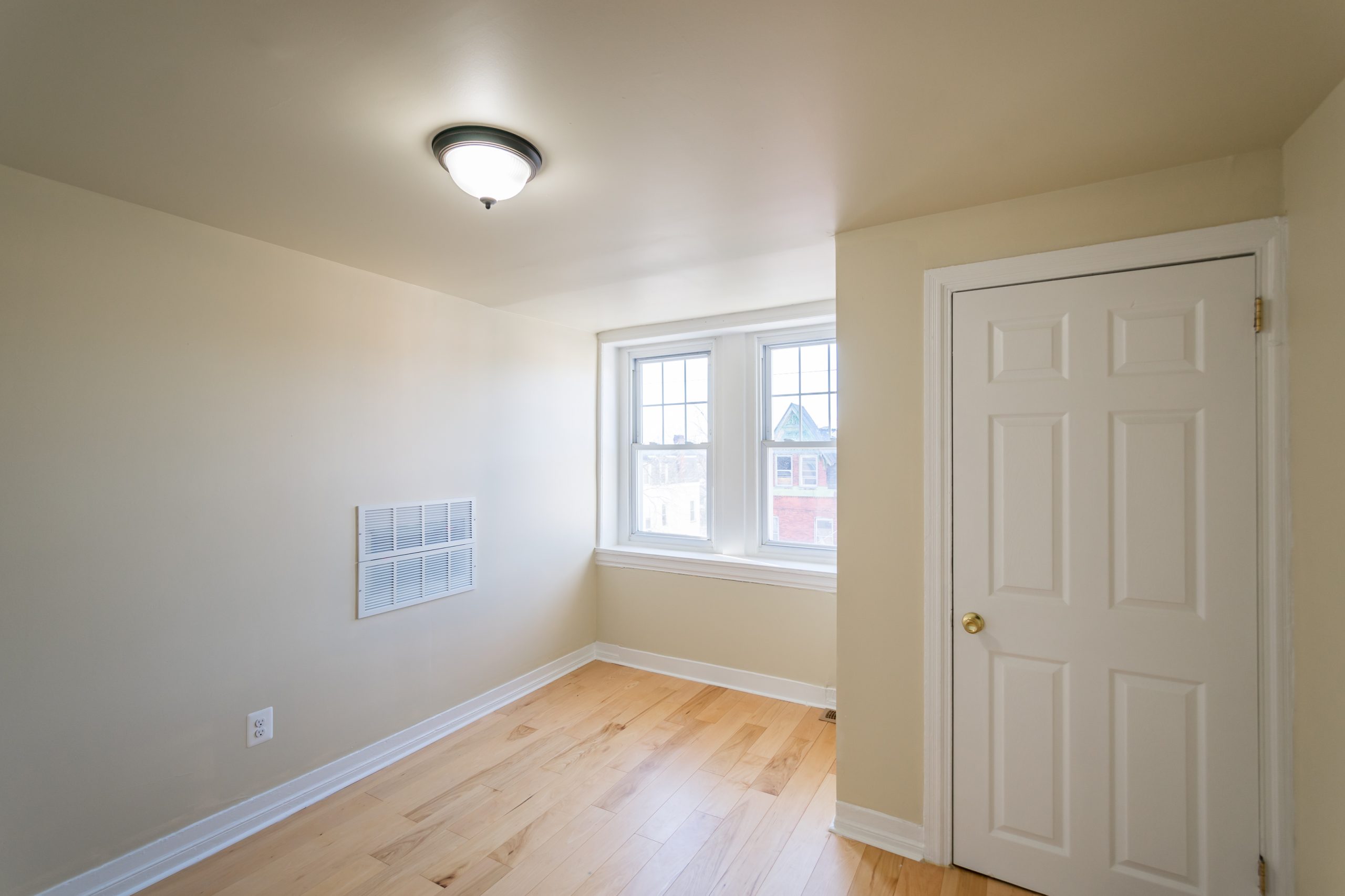5426 W Jefferson St_-23