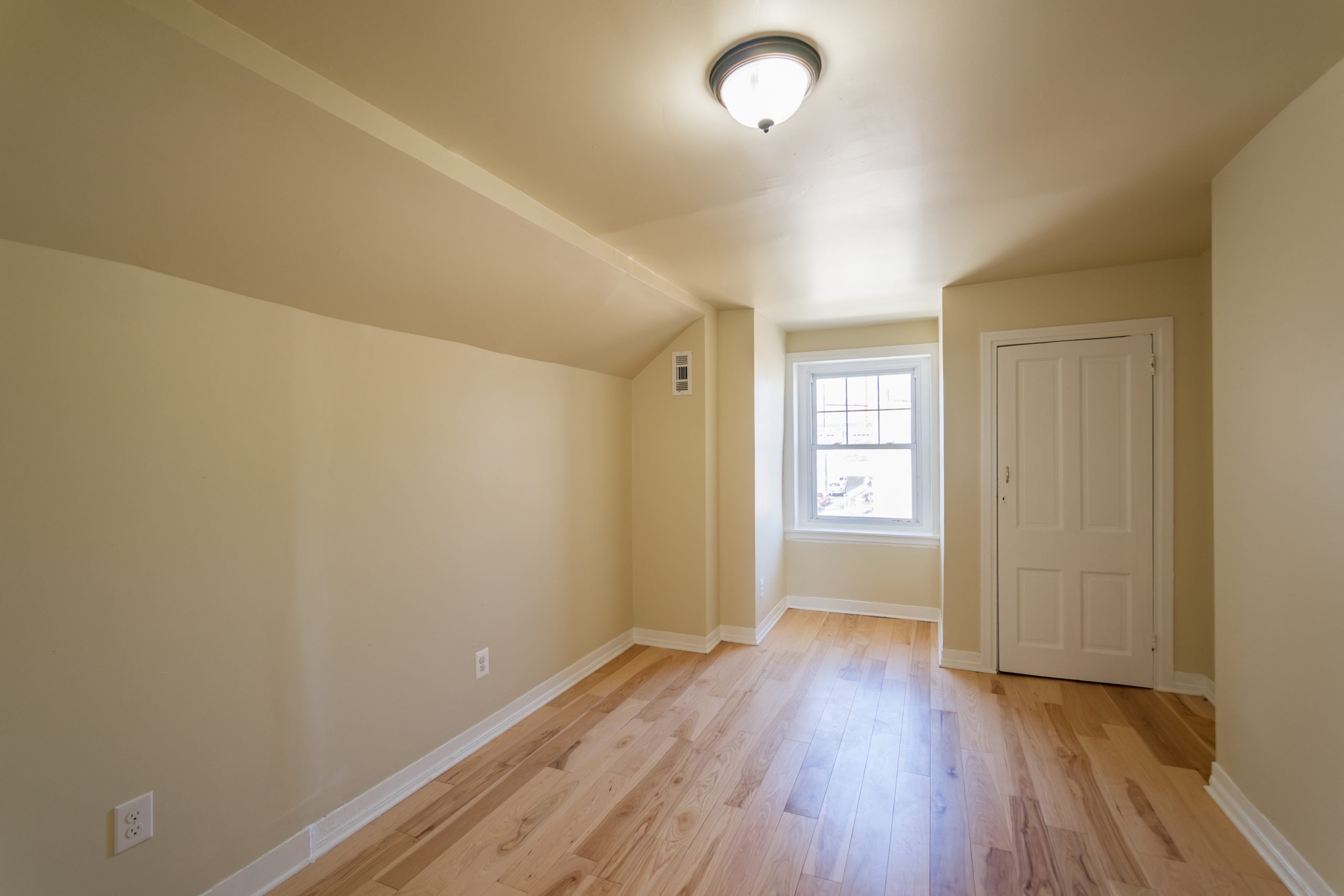 5426 W Jefferson St_-25