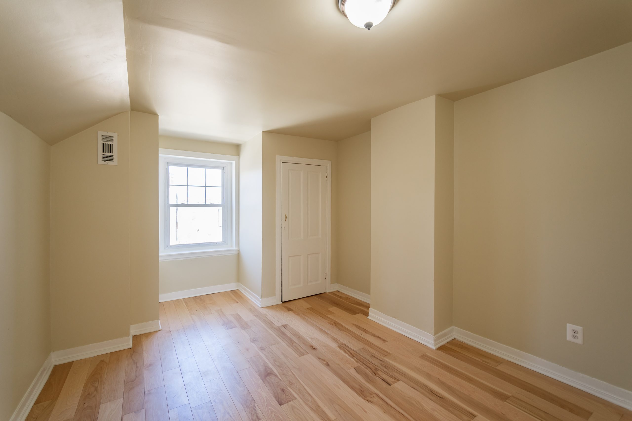 5426 W Jefferson St_-26