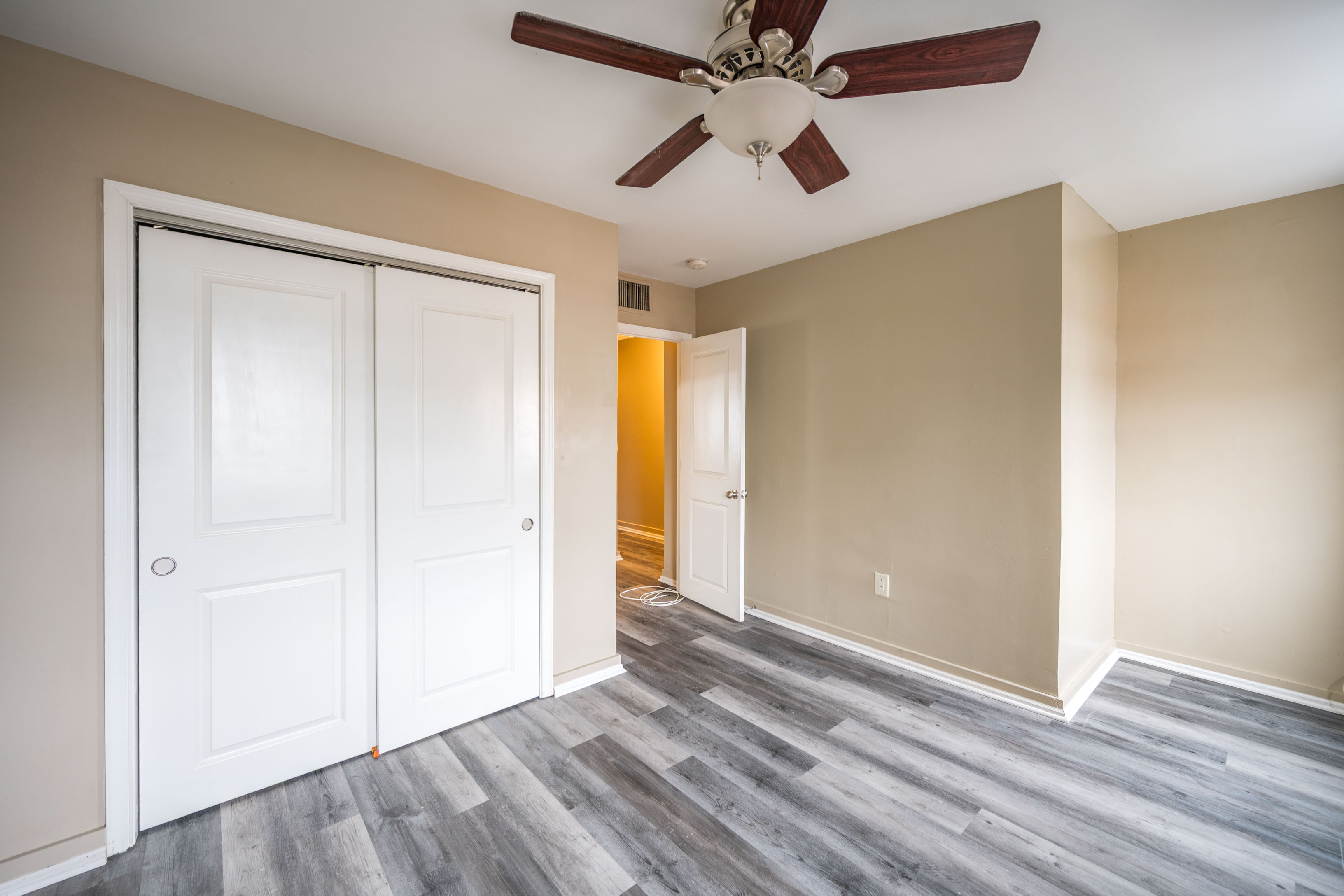 2220 Fitzwater (Upper)_Unit 2_-03