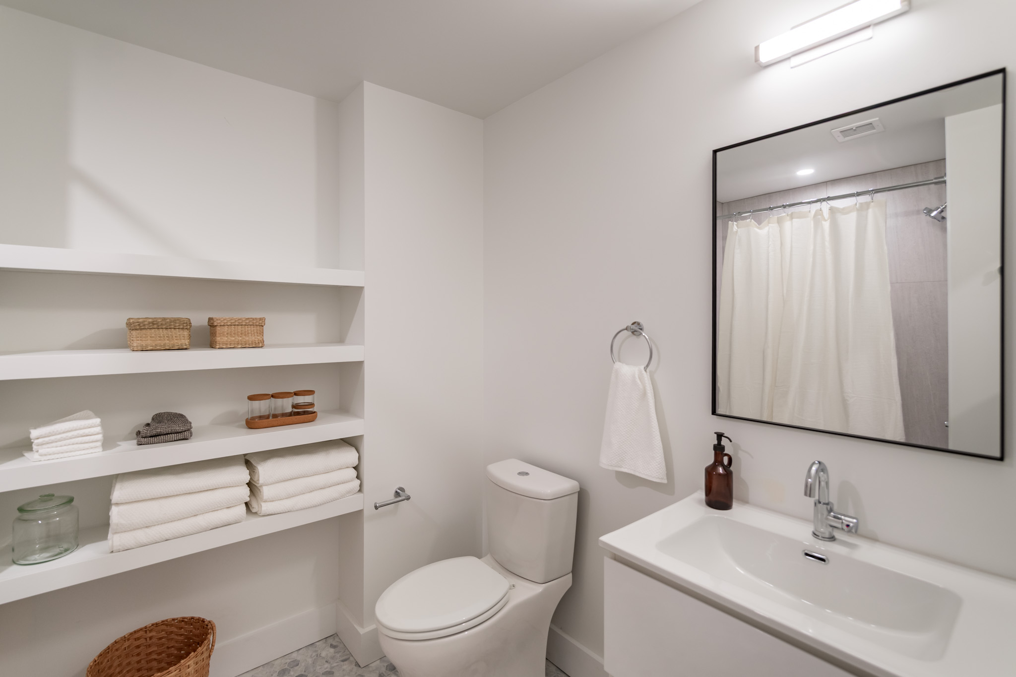 2101 Washington Ave_Unit 18 (Staged)_ (10)