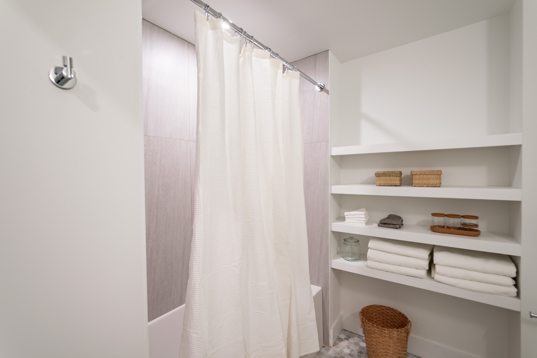 2101 Washington Ave_Unit 18 (Staged)_ (11)