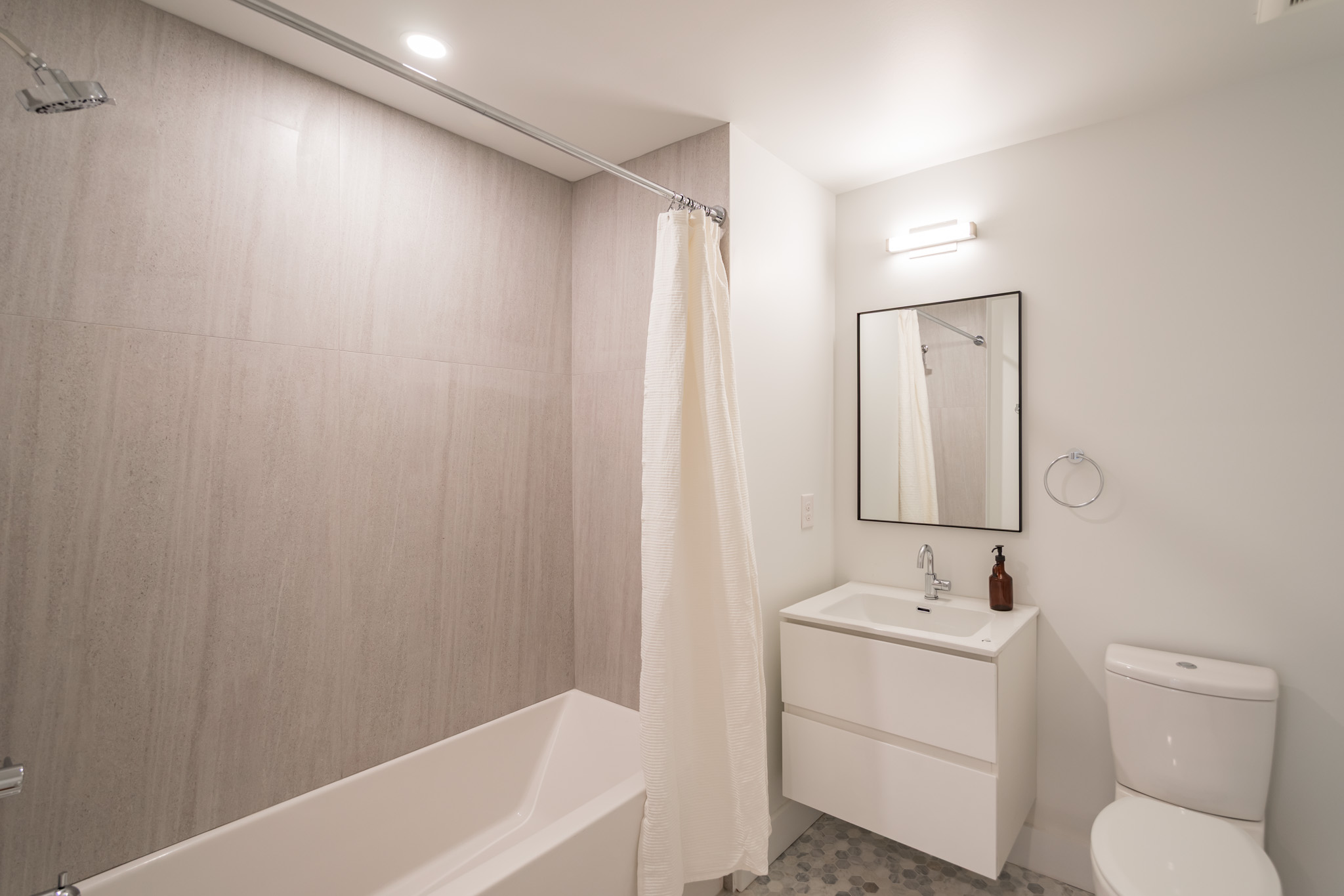 2101 Washington Ave_Unit 222 (Staged)_-10