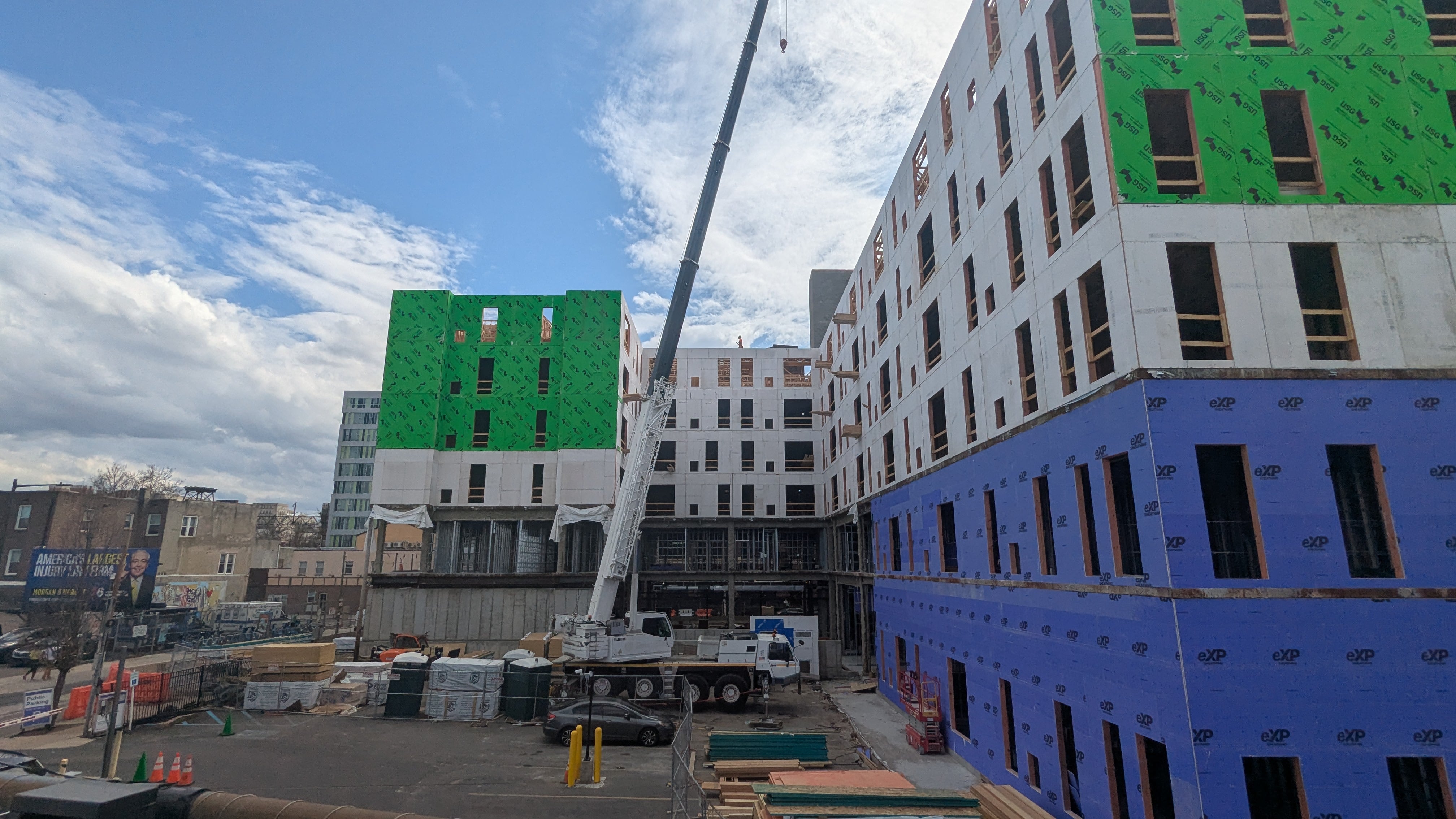 PXL_20250331_192609820-min