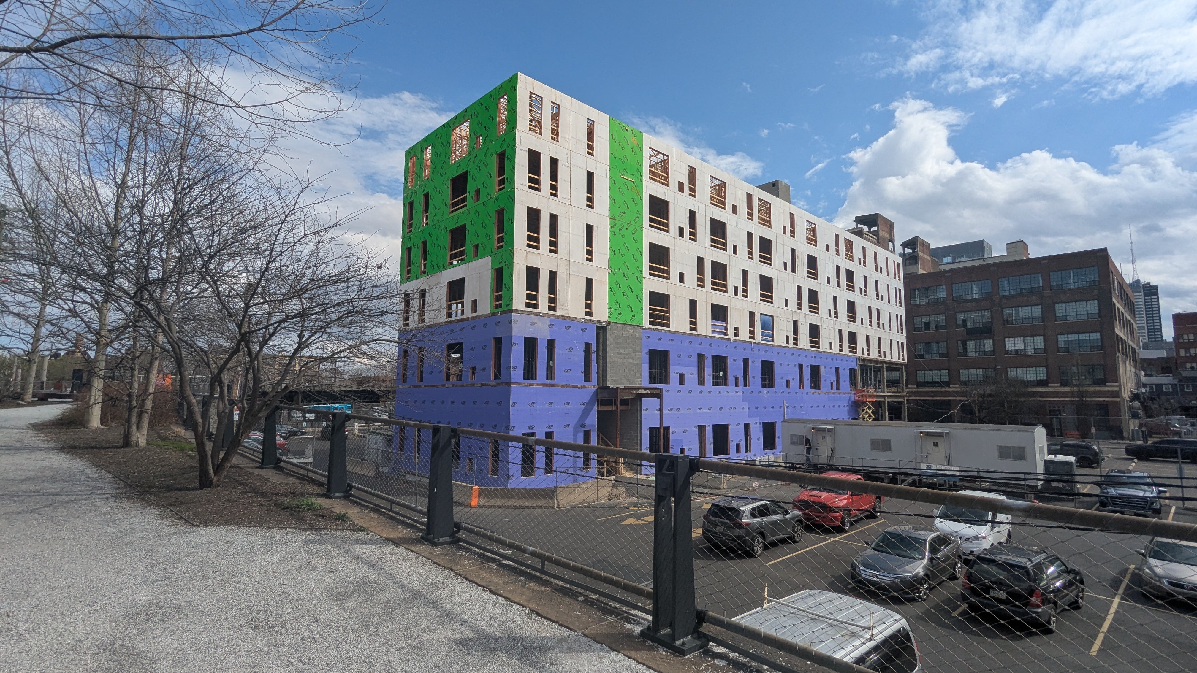 PXL_20250331_192818564-min