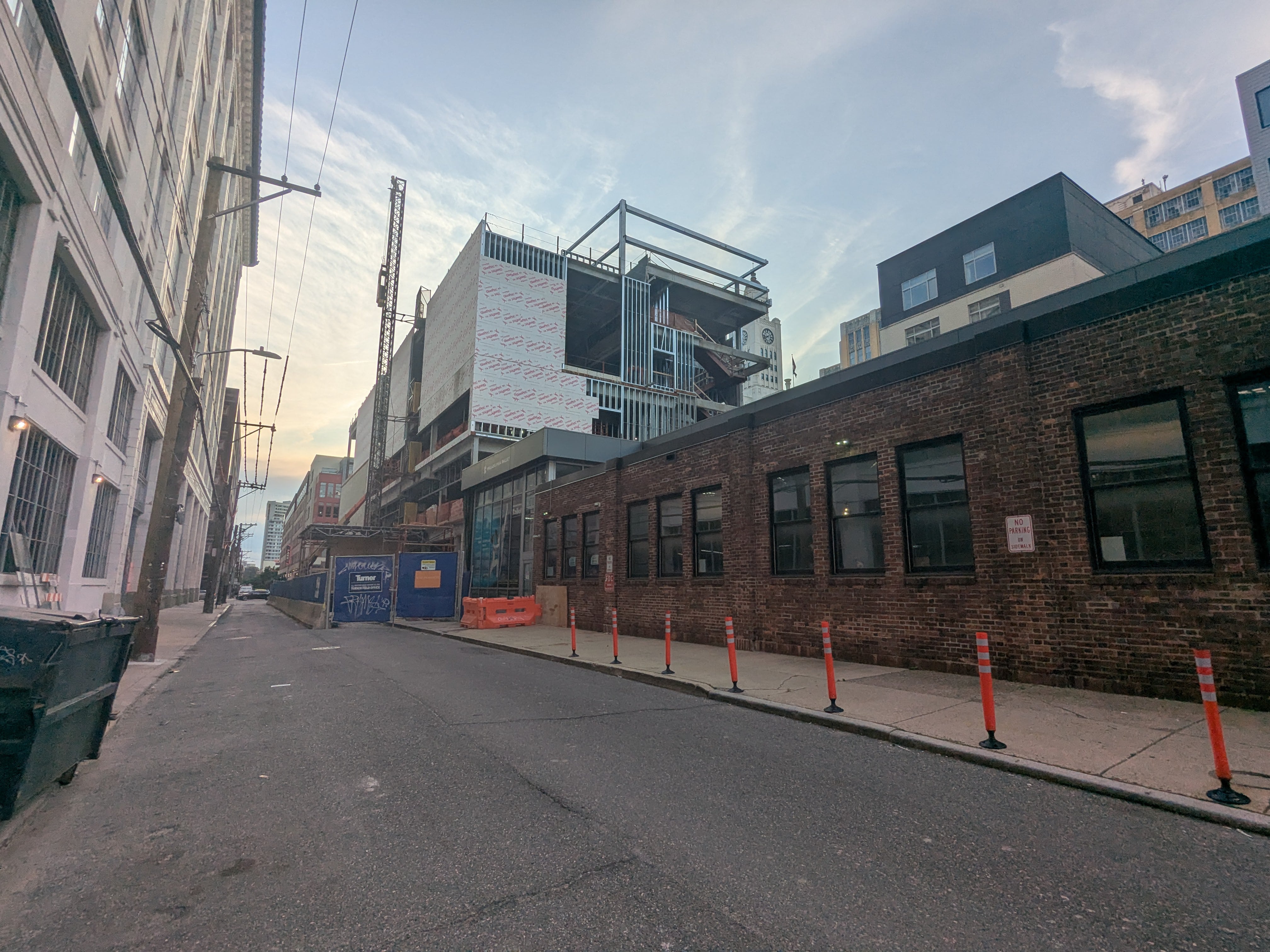 PXL_20250620_234359515-min