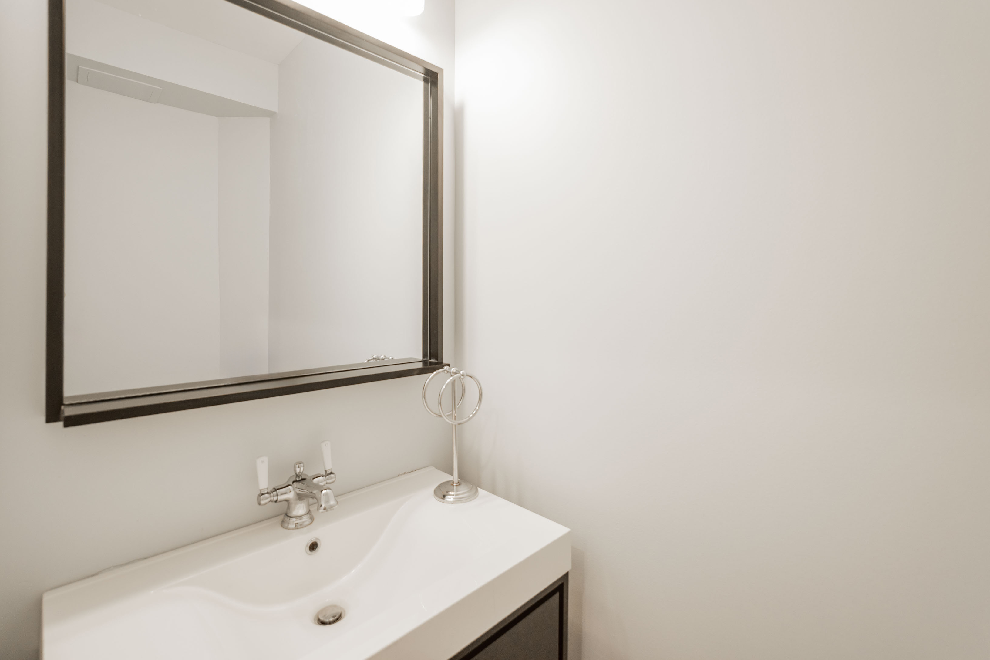 2236 Christian St_-14