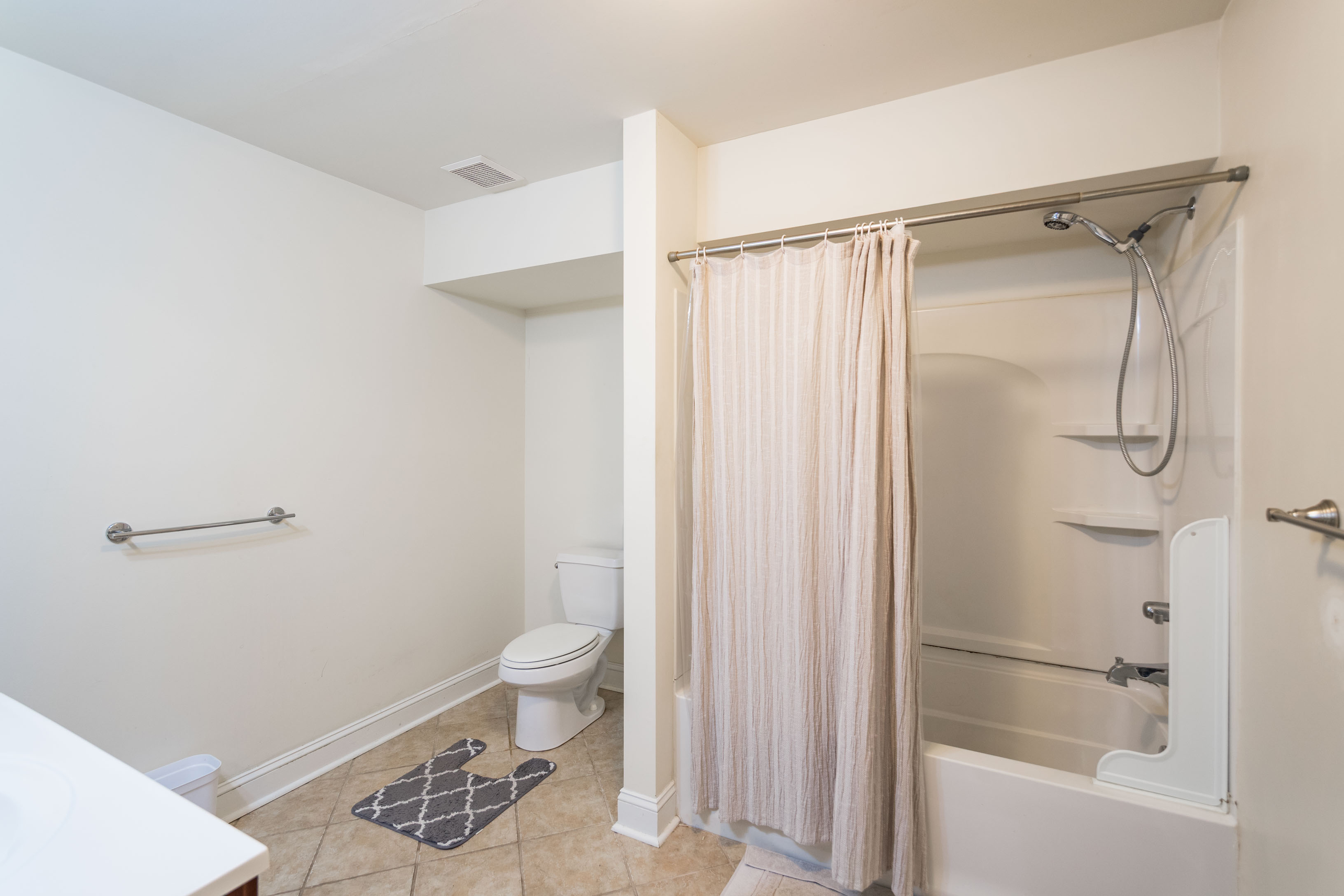 2236 Christian St_-17