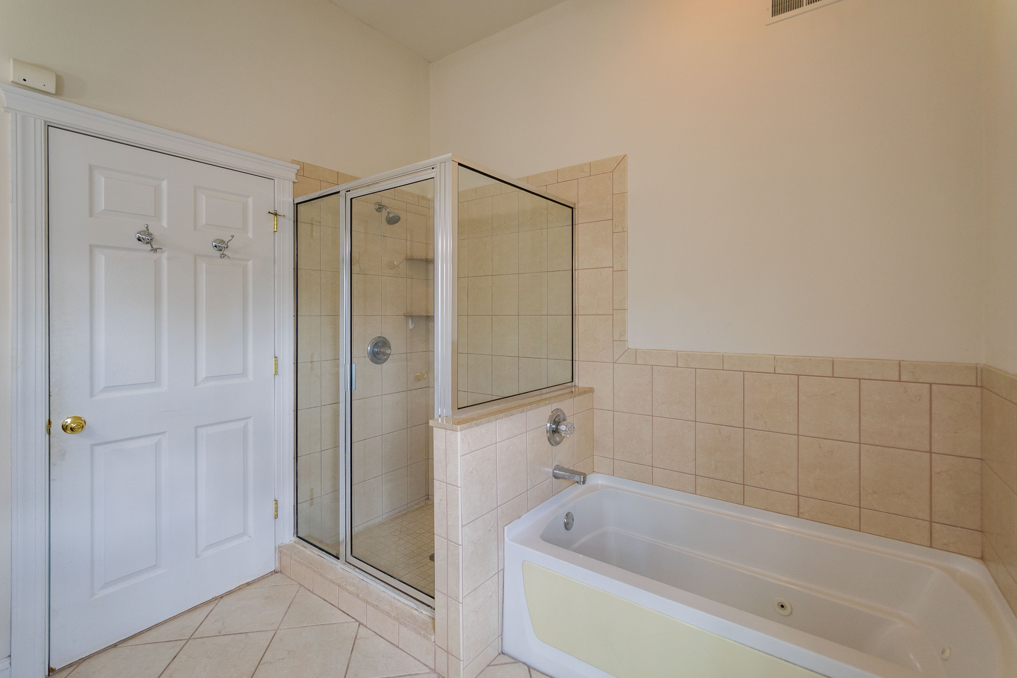 2236 Christian St_-32