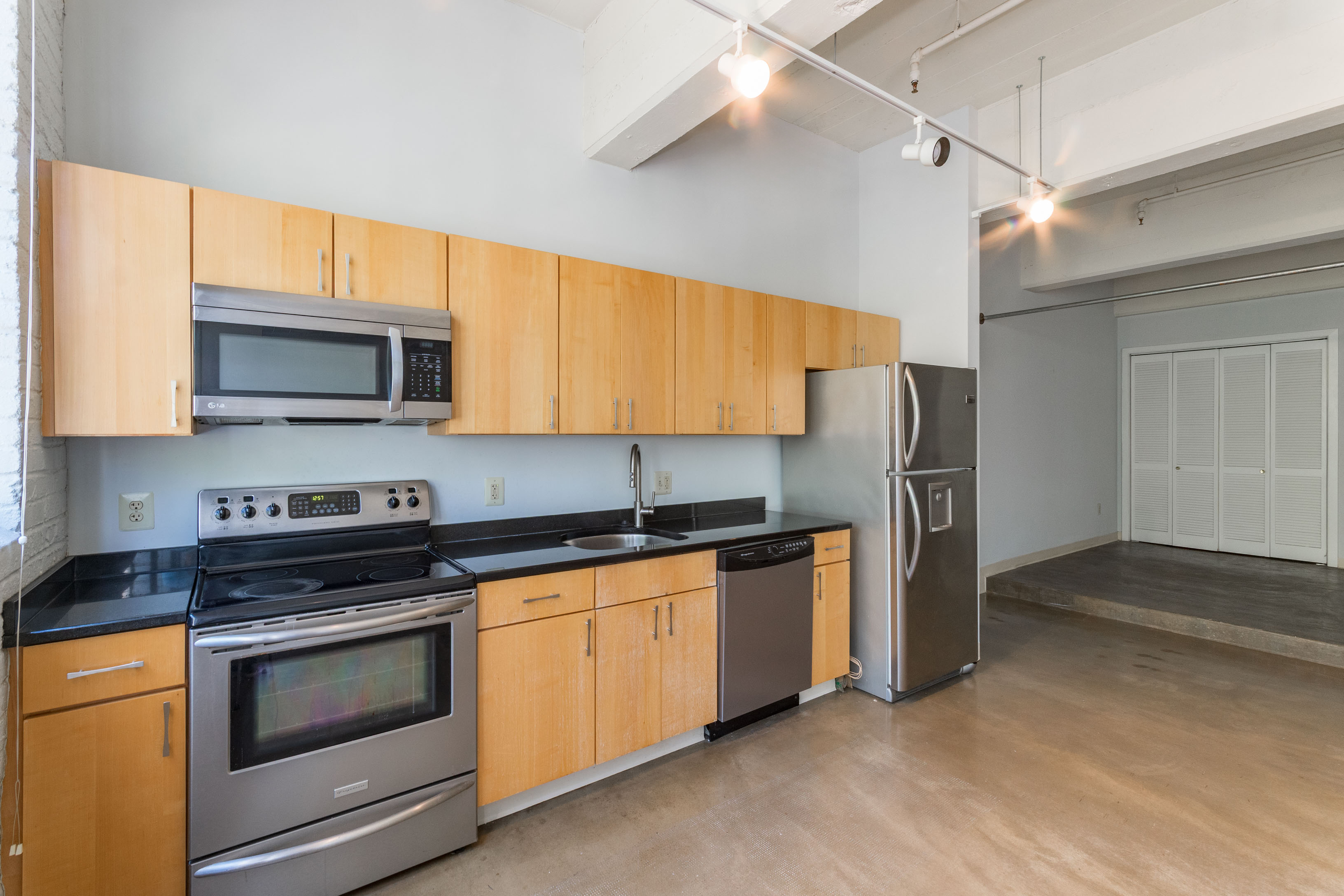 412 S 13th St _Unit 204_-6