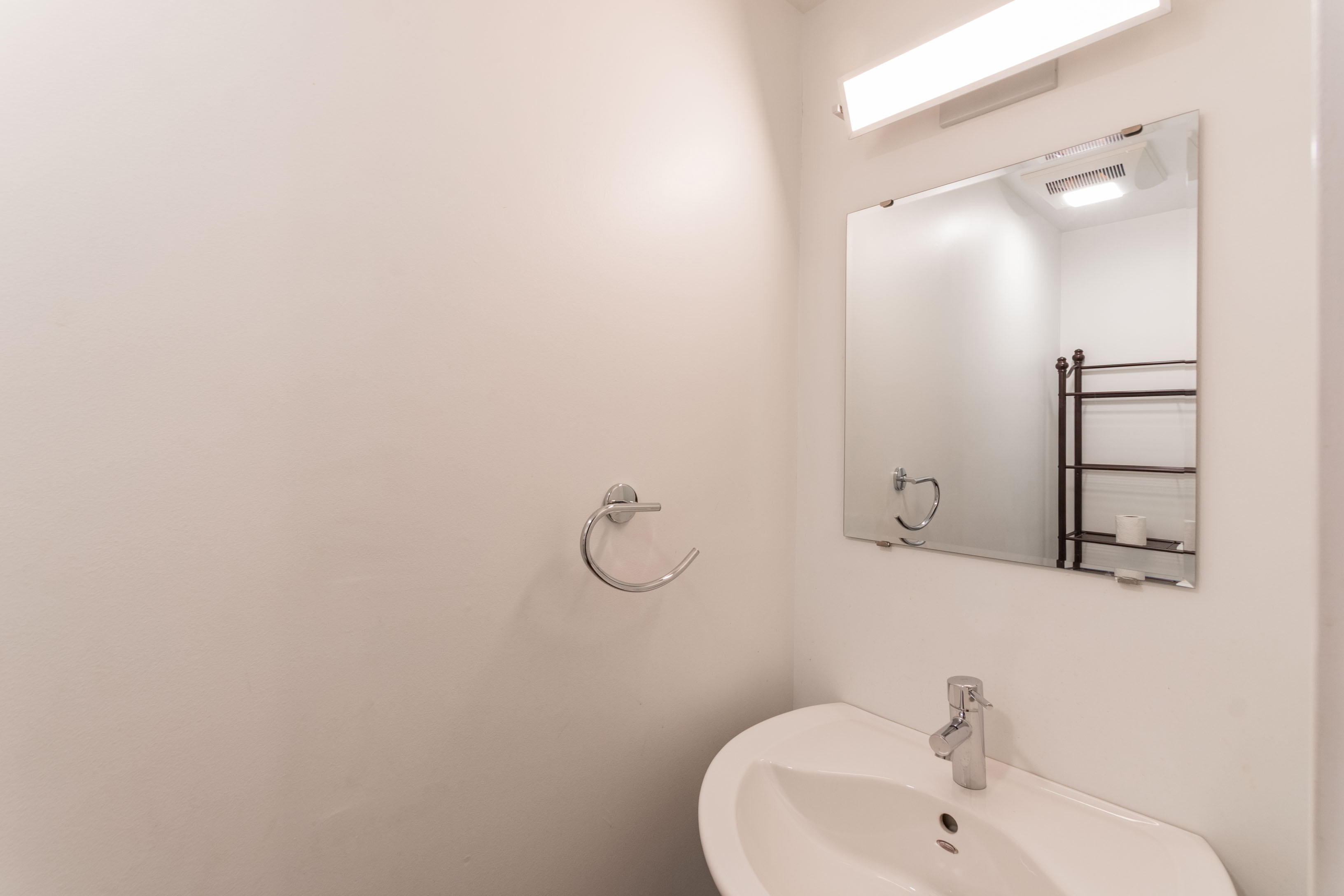 1247 E Columbia Ave_Unit 29_-08