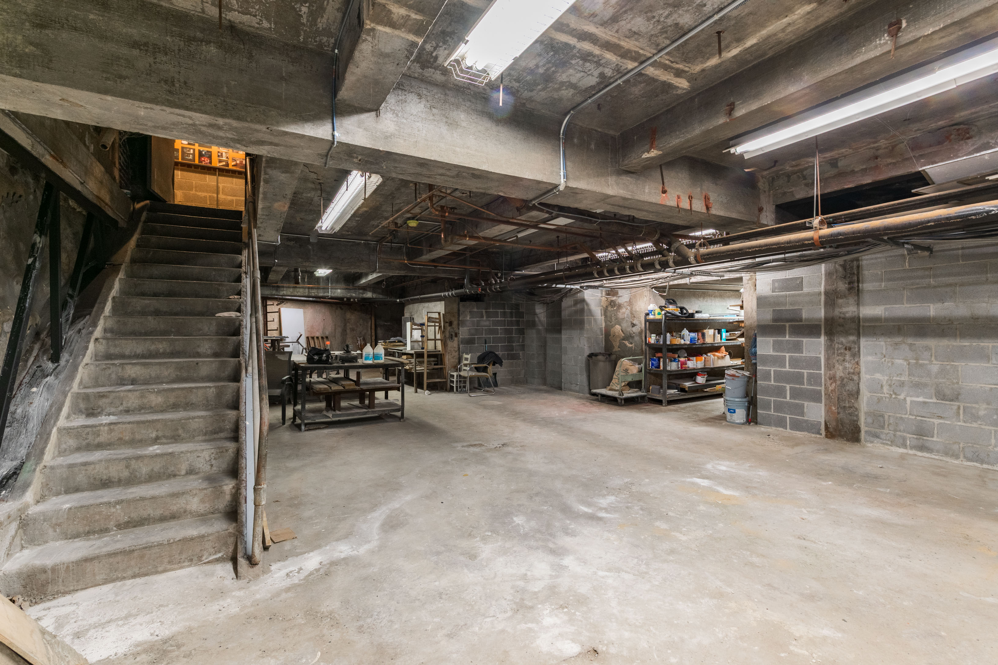 144 W Laurel St_Artist Studios_-1