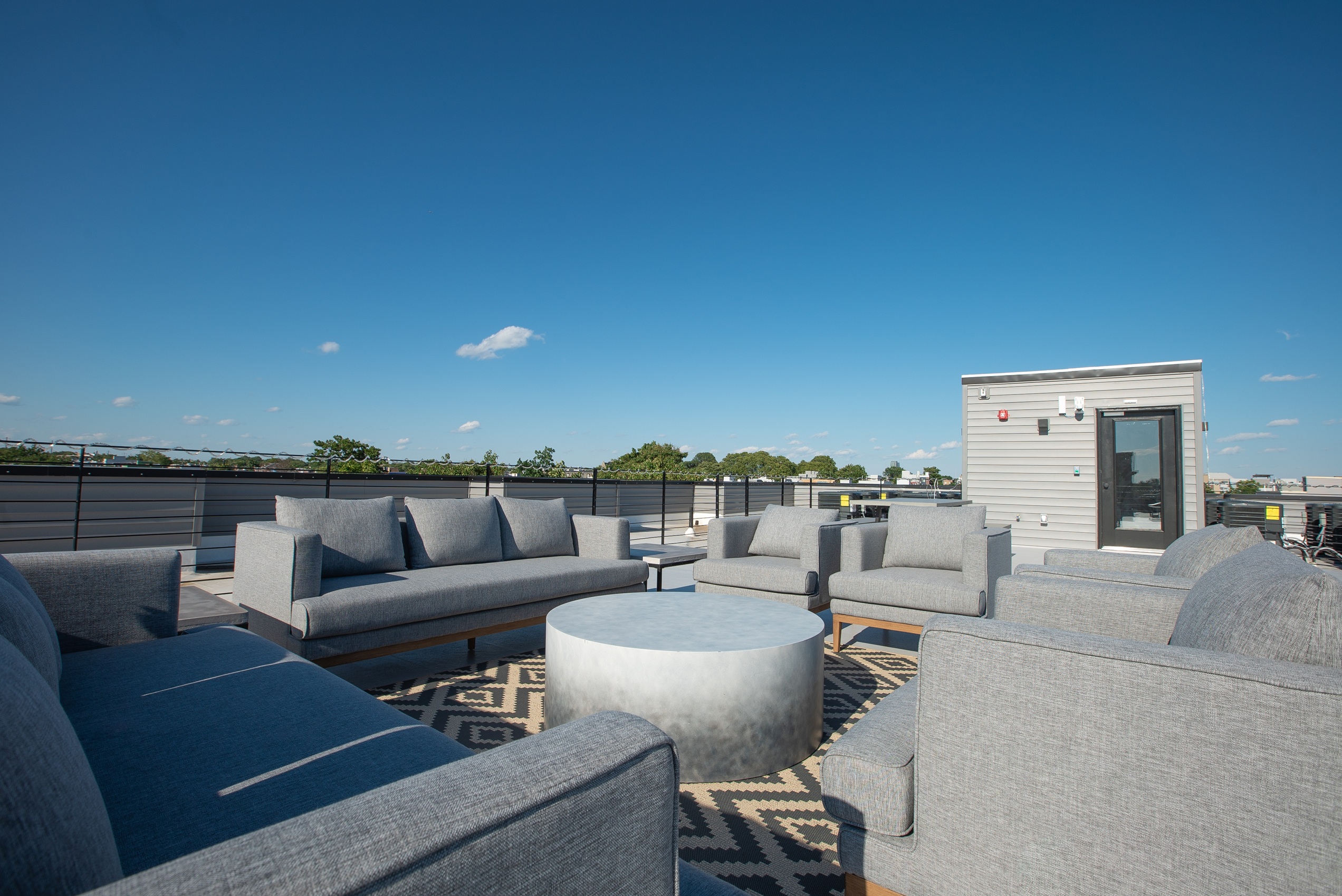 THE PORTER ROOF DECK DAY SDG WEFILMPHILLY-04780
