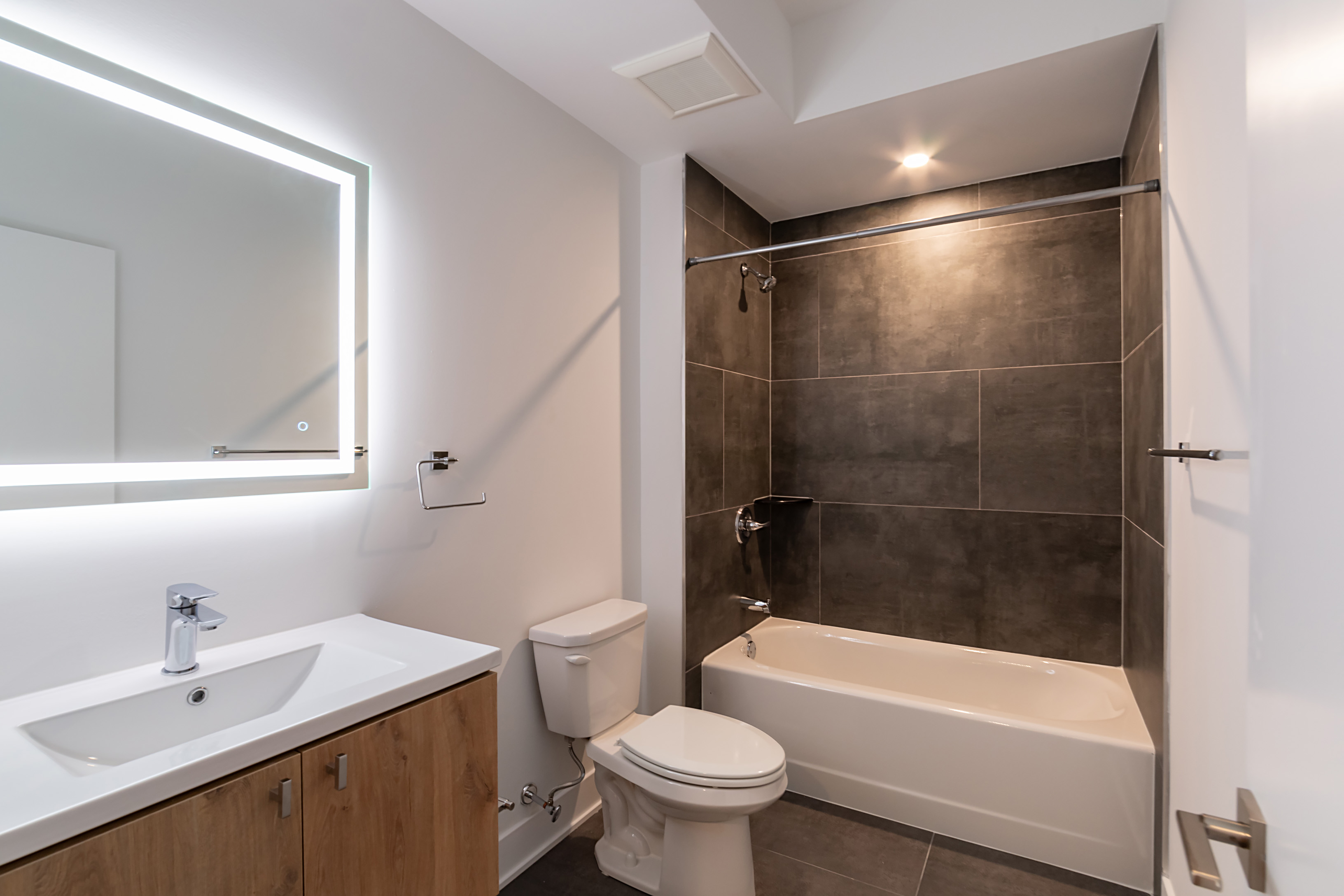 1201 W Girard_Unit 439-10