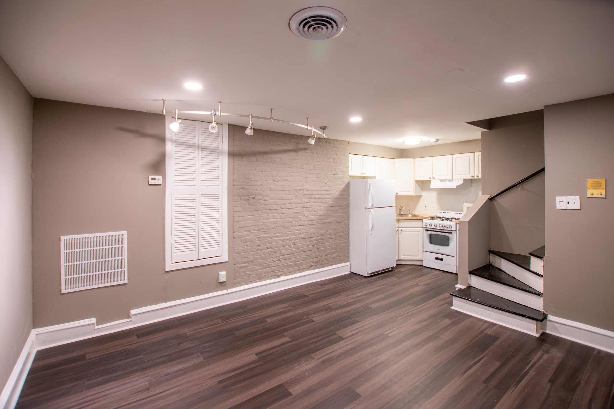 919_Pine_St_Unit_1R-04