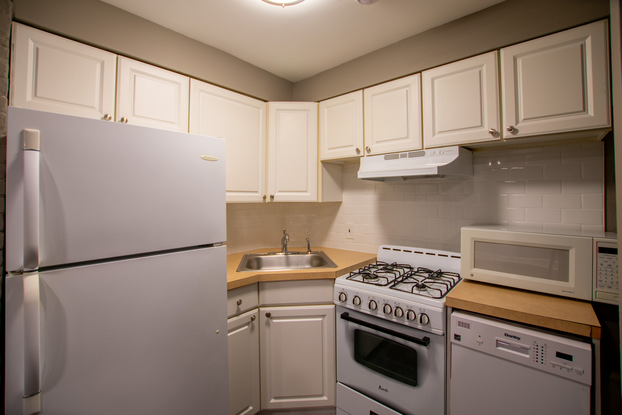 919_Pine_St_Unit_1R-07