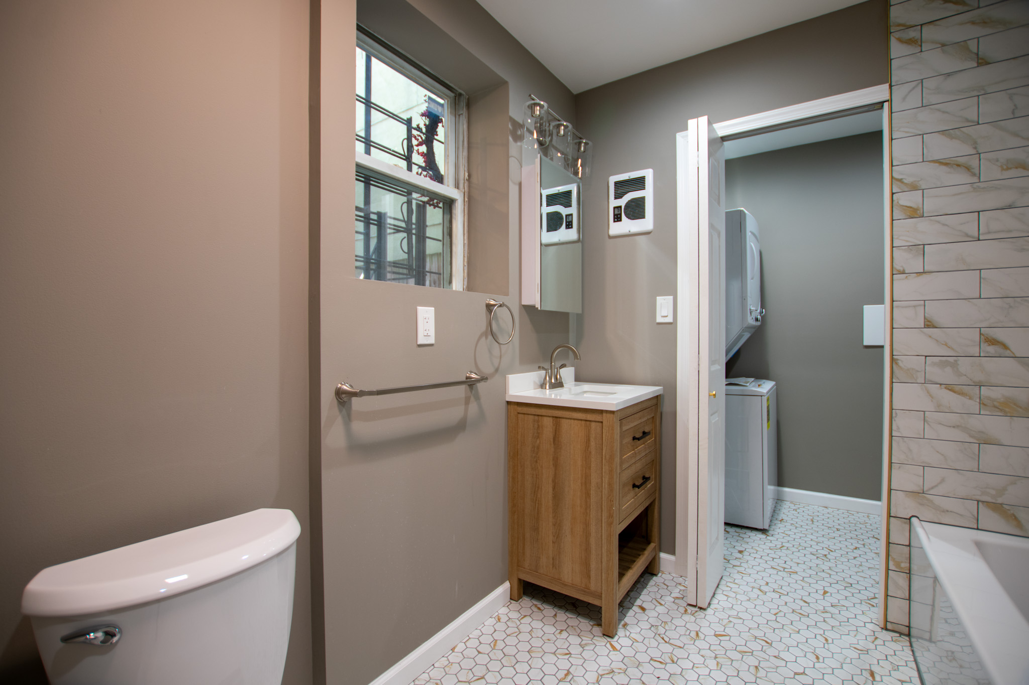 919_Pine_St_Unit_1R-16