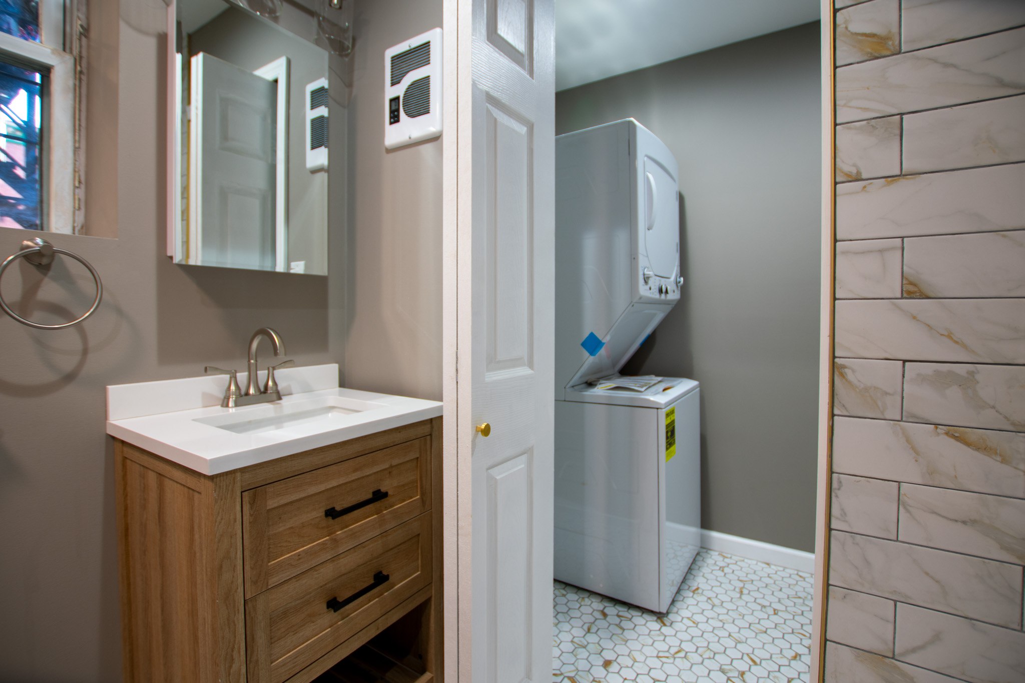 919_Pine_St_Unit_1R-18