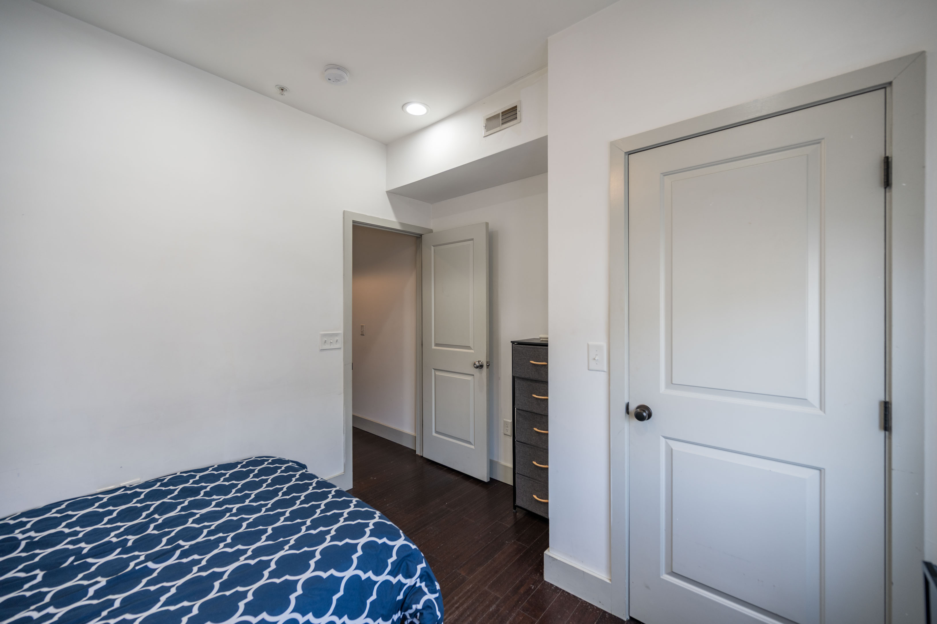 1770 Waterloo St_-13