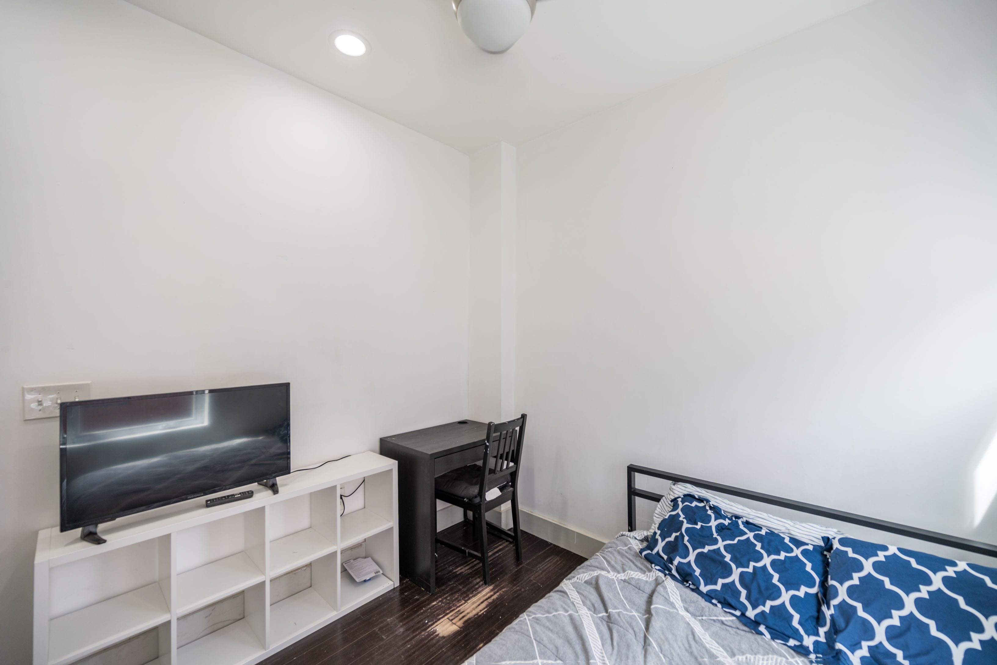 1770 Waterloo St_-17