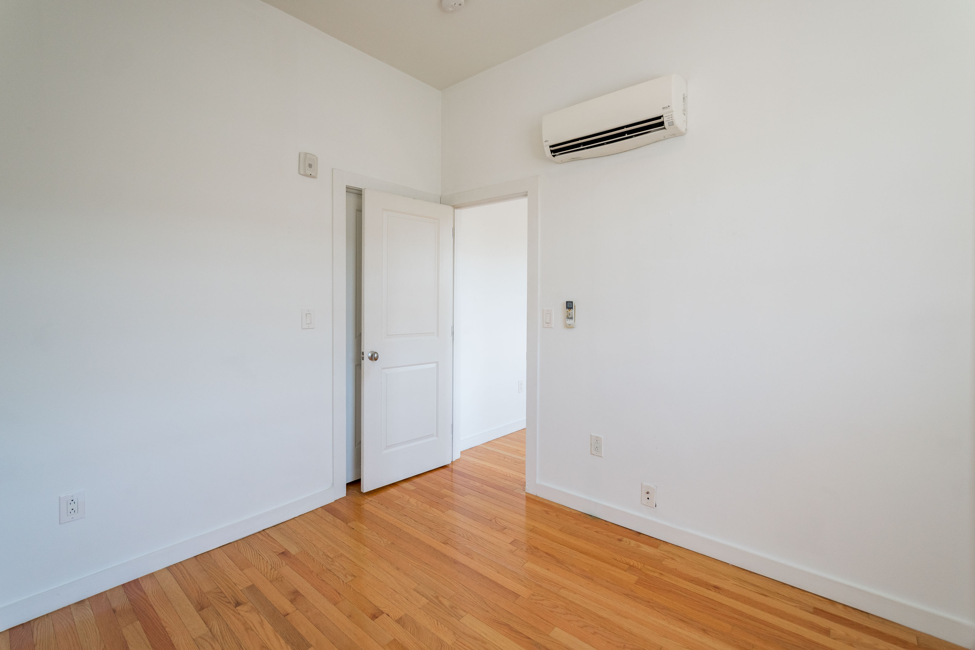 4 Leverington Ave_Unit 303_-08