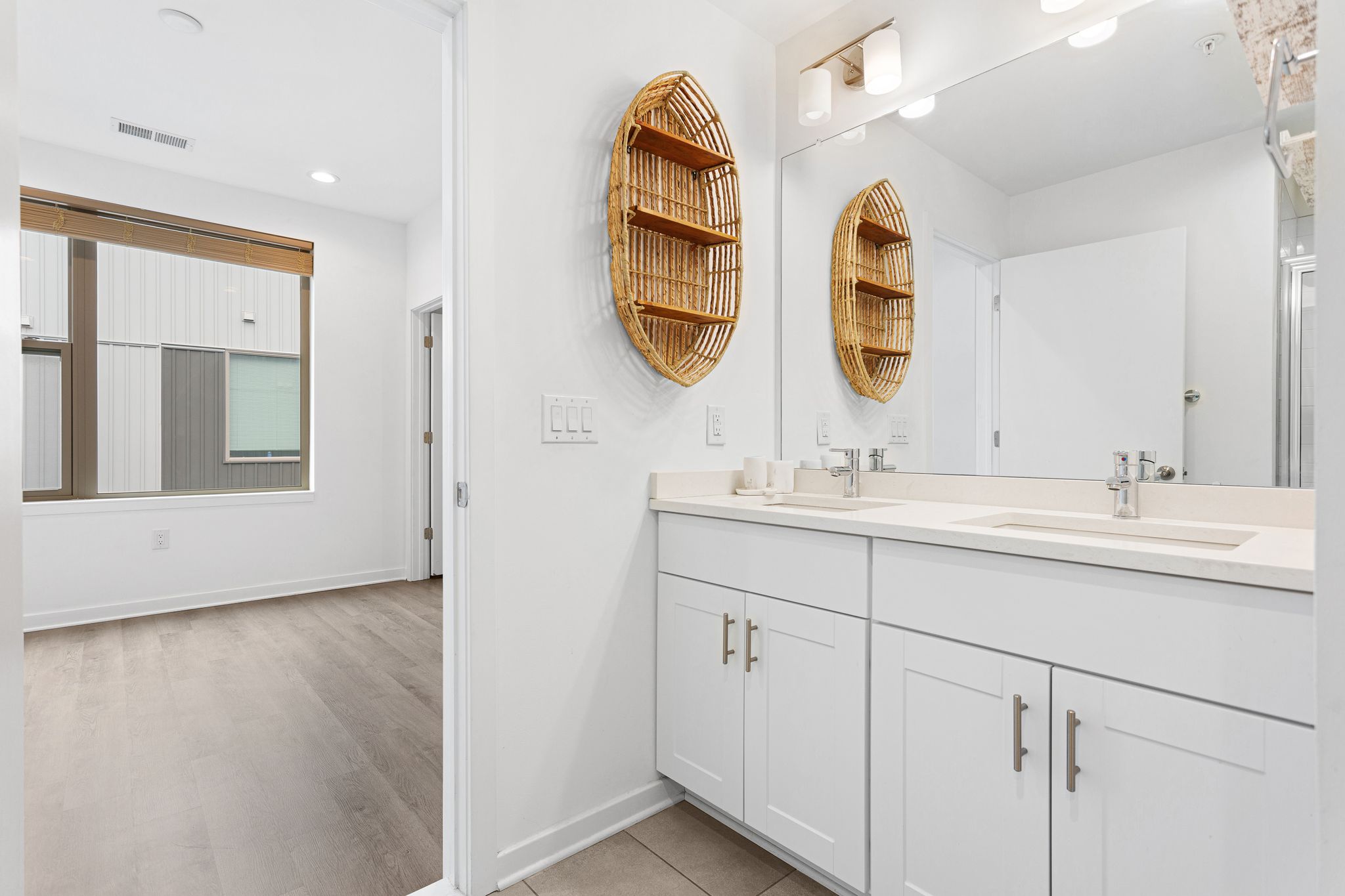 15_3121 Beachview Ln-Full-11