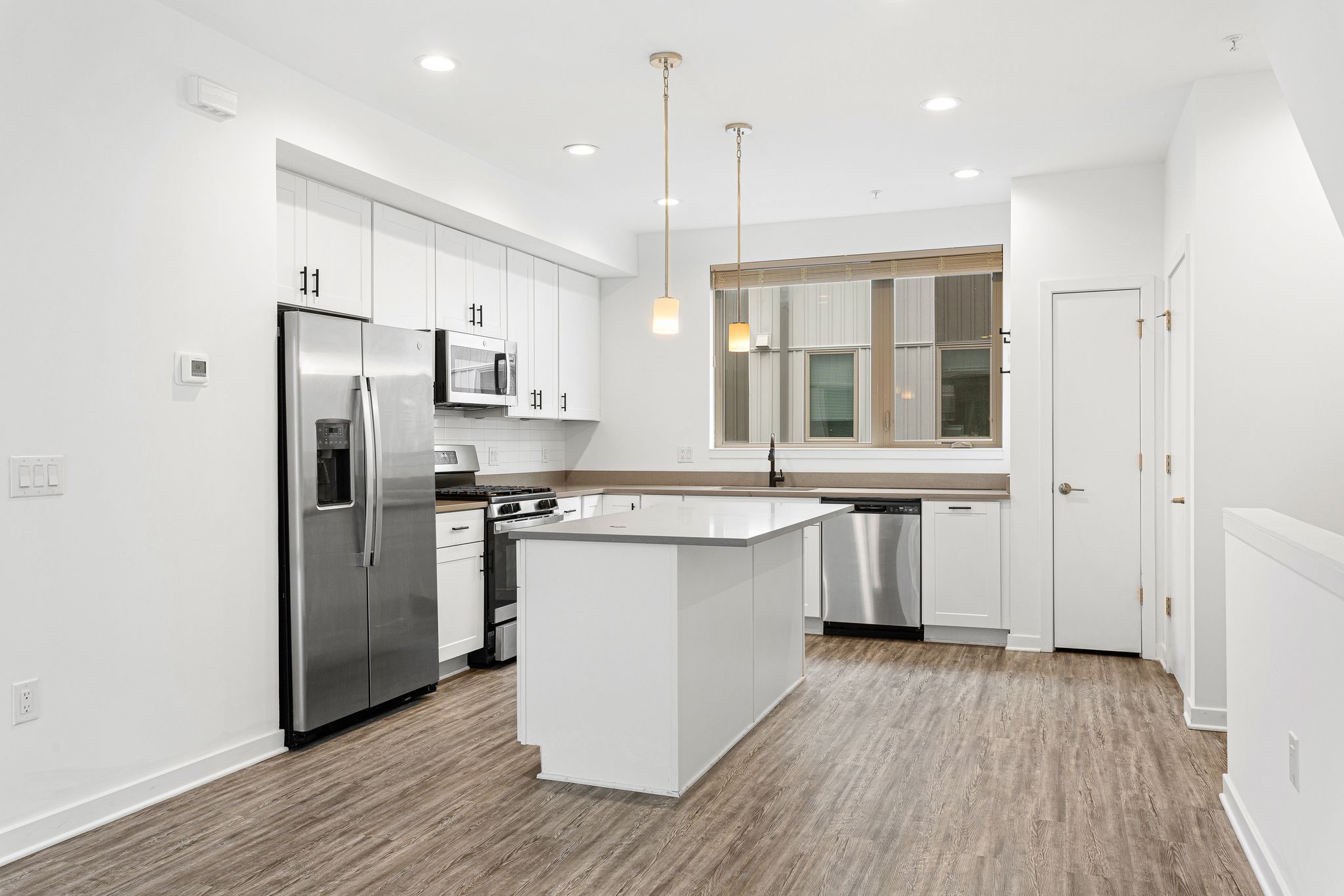 31_3121 Beachview Ln-Full-27
