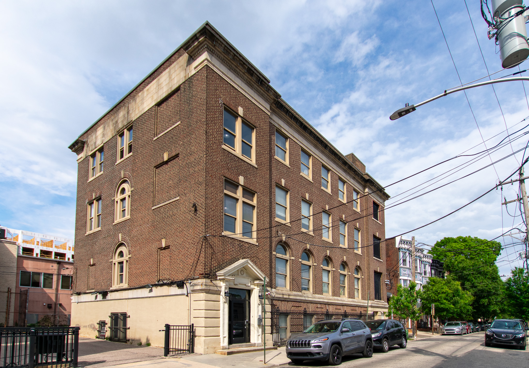 427 NEW Exterior