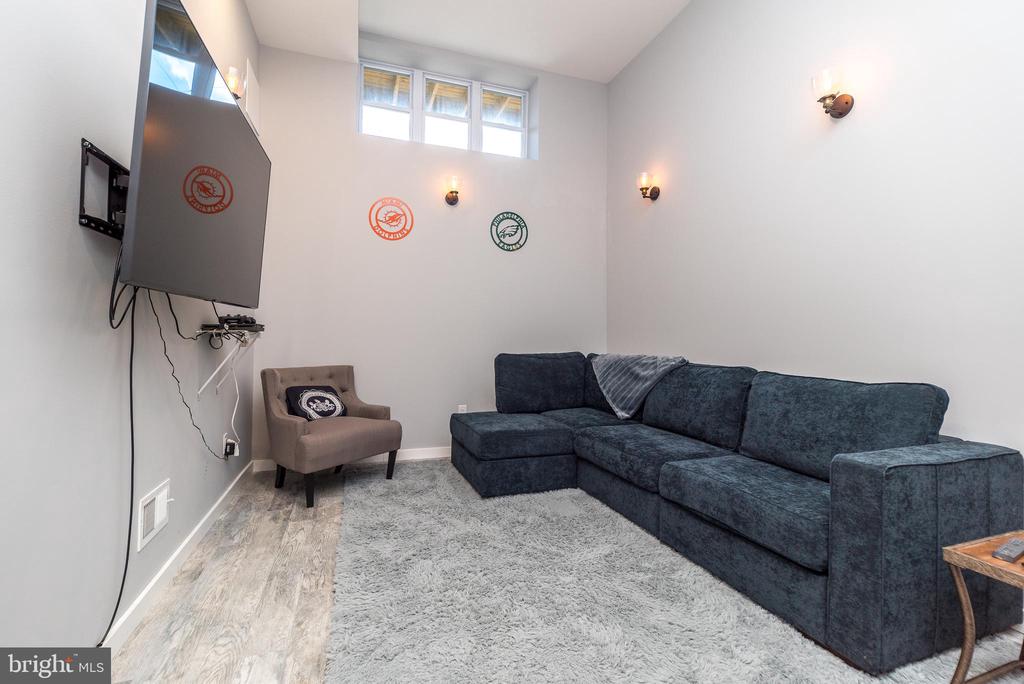 Property Photo For 1817 INGERSOLL ST