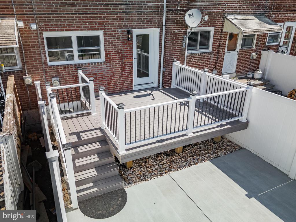 Property Photo For 1622 E HOWELL ST