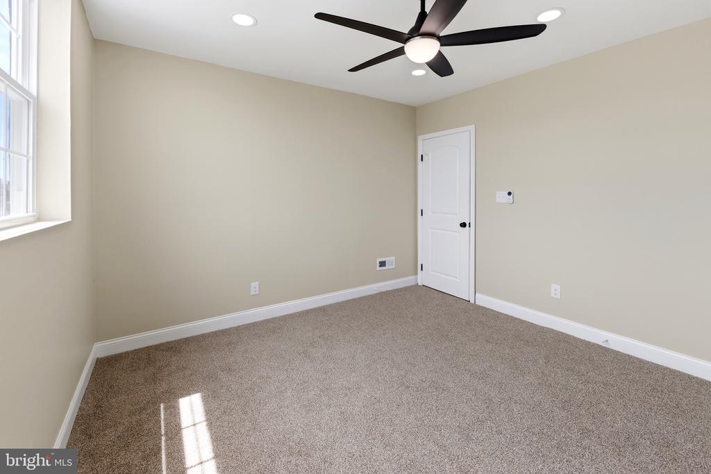 Property Photo For 4627 EDGEMONT ST