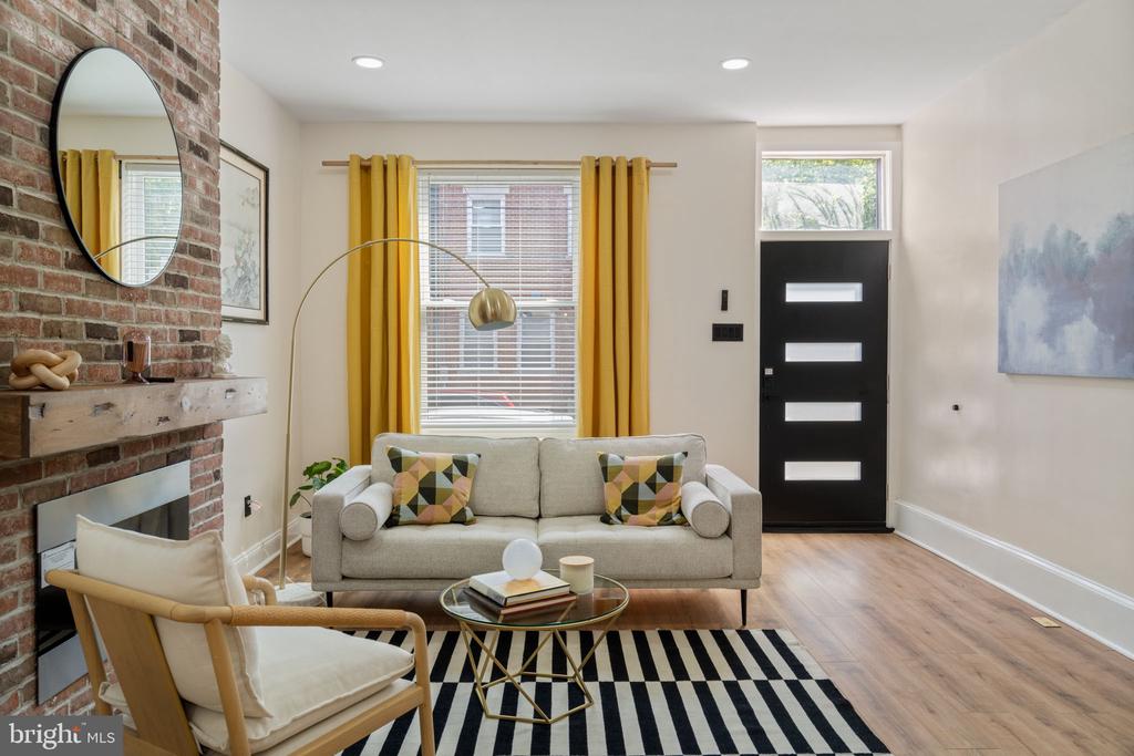 Property Photo For 856 PERKIOMEN ST