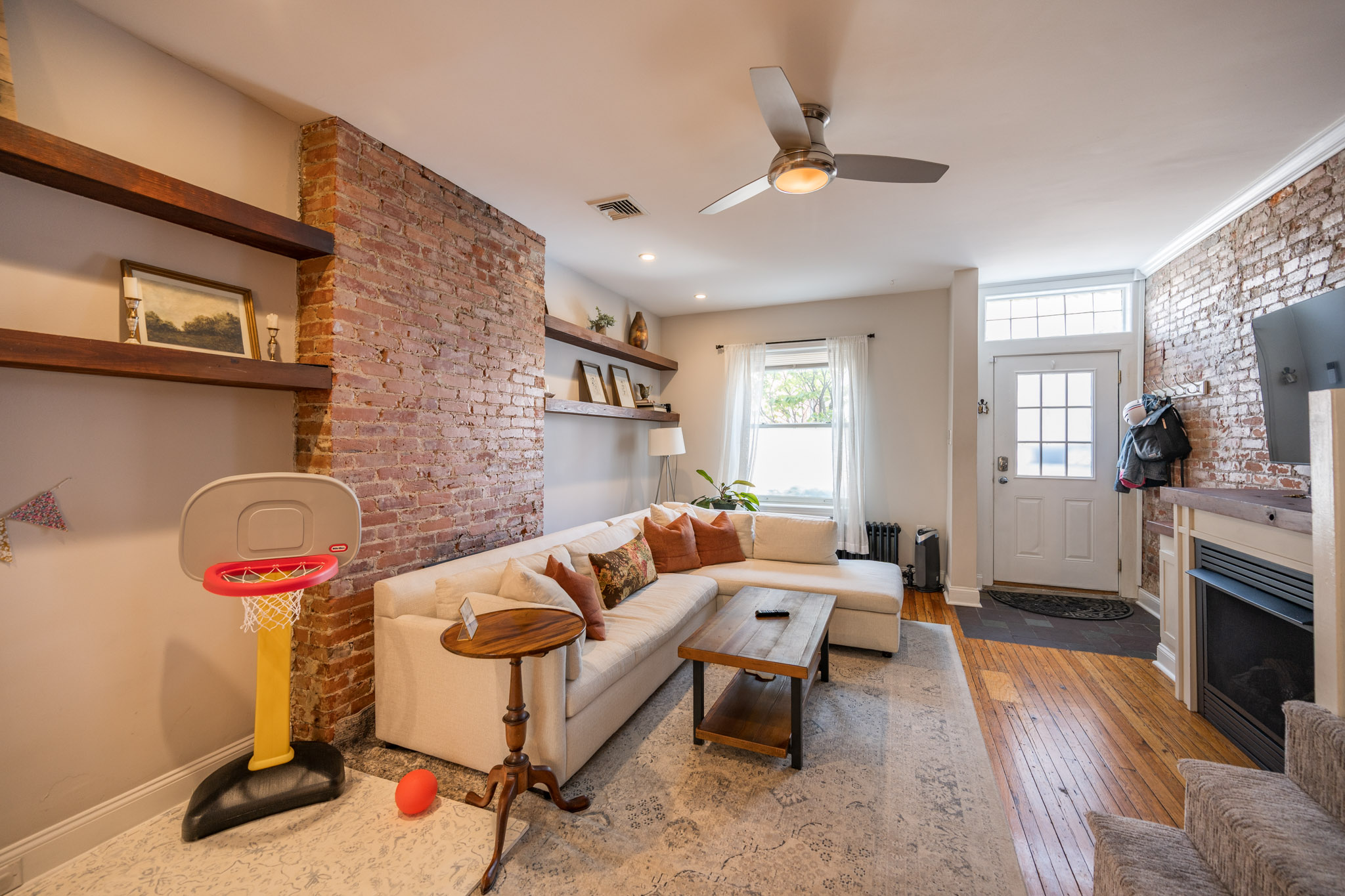 1011 S 24th St_-02