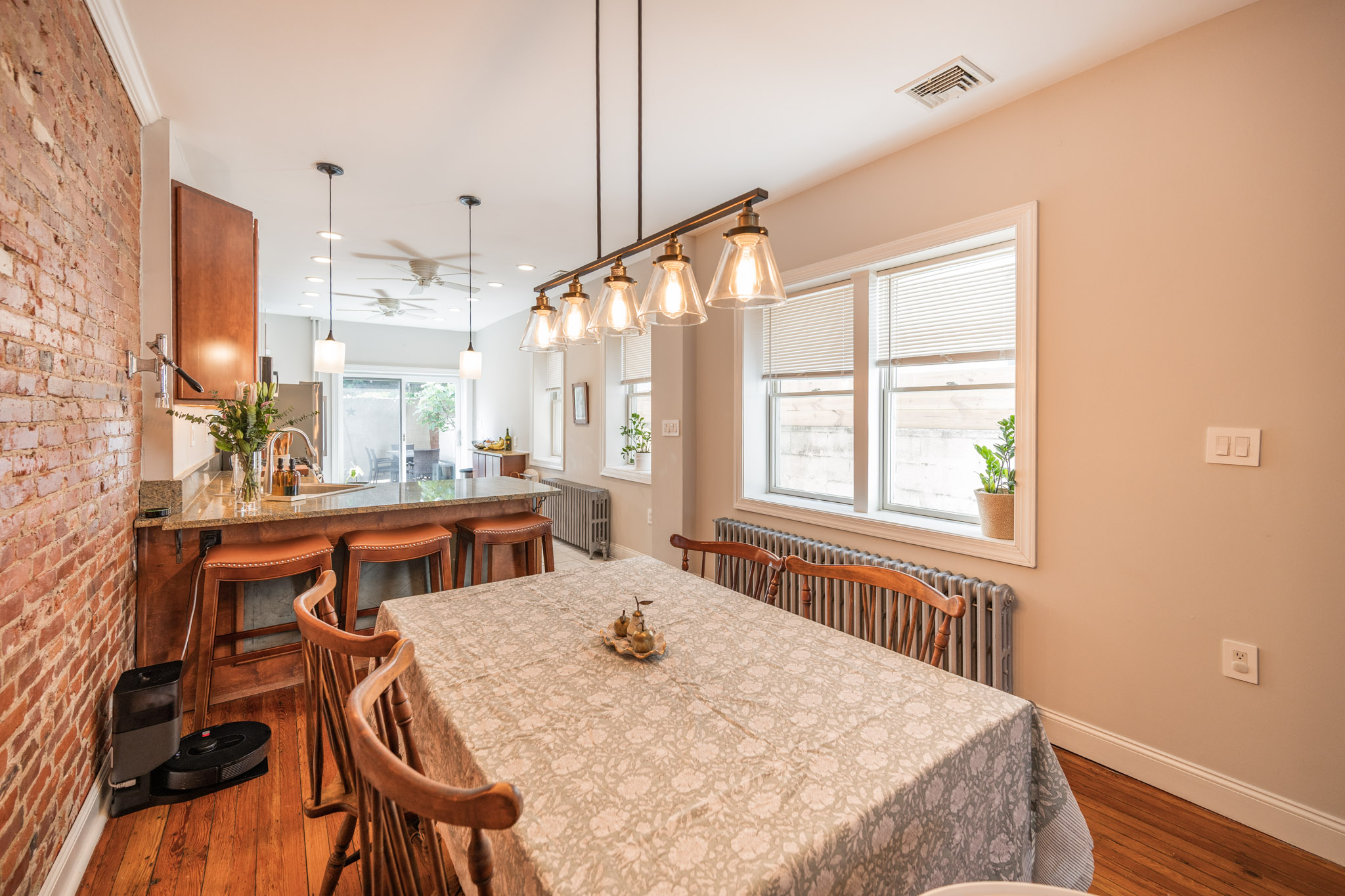 1011 S 24th St_-06