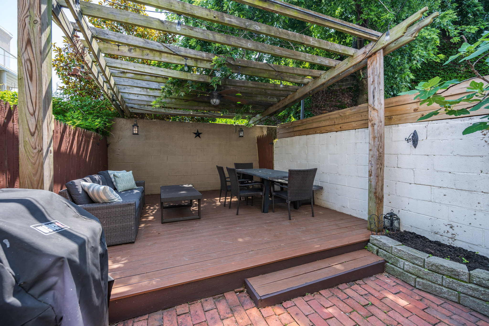 1011 S 24th St_-18