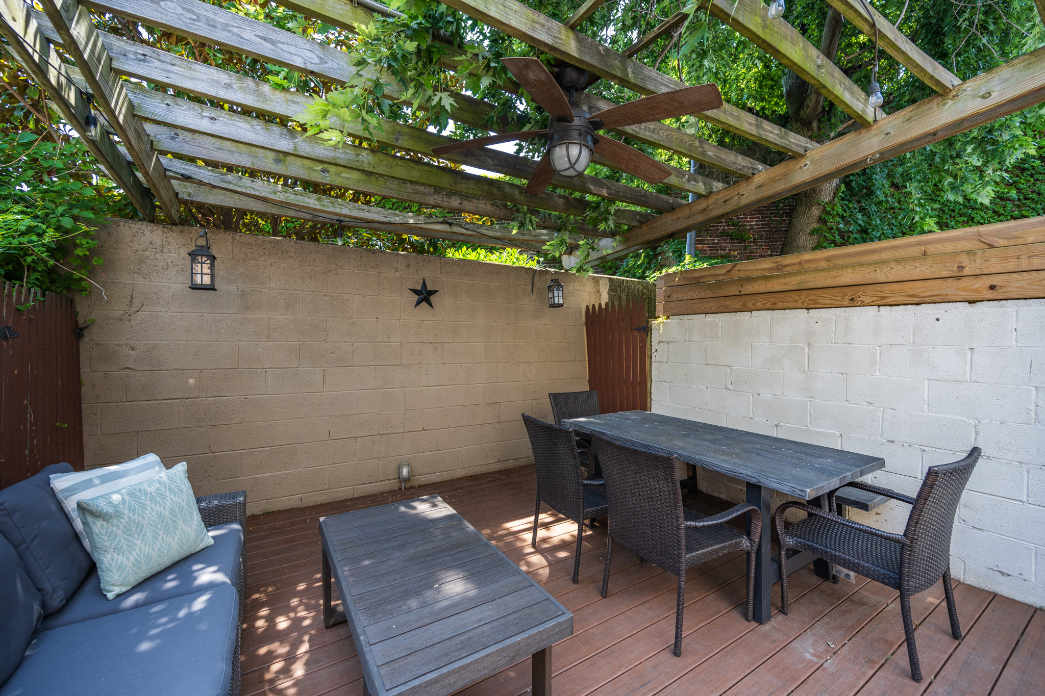 1011 S 24th St_-19