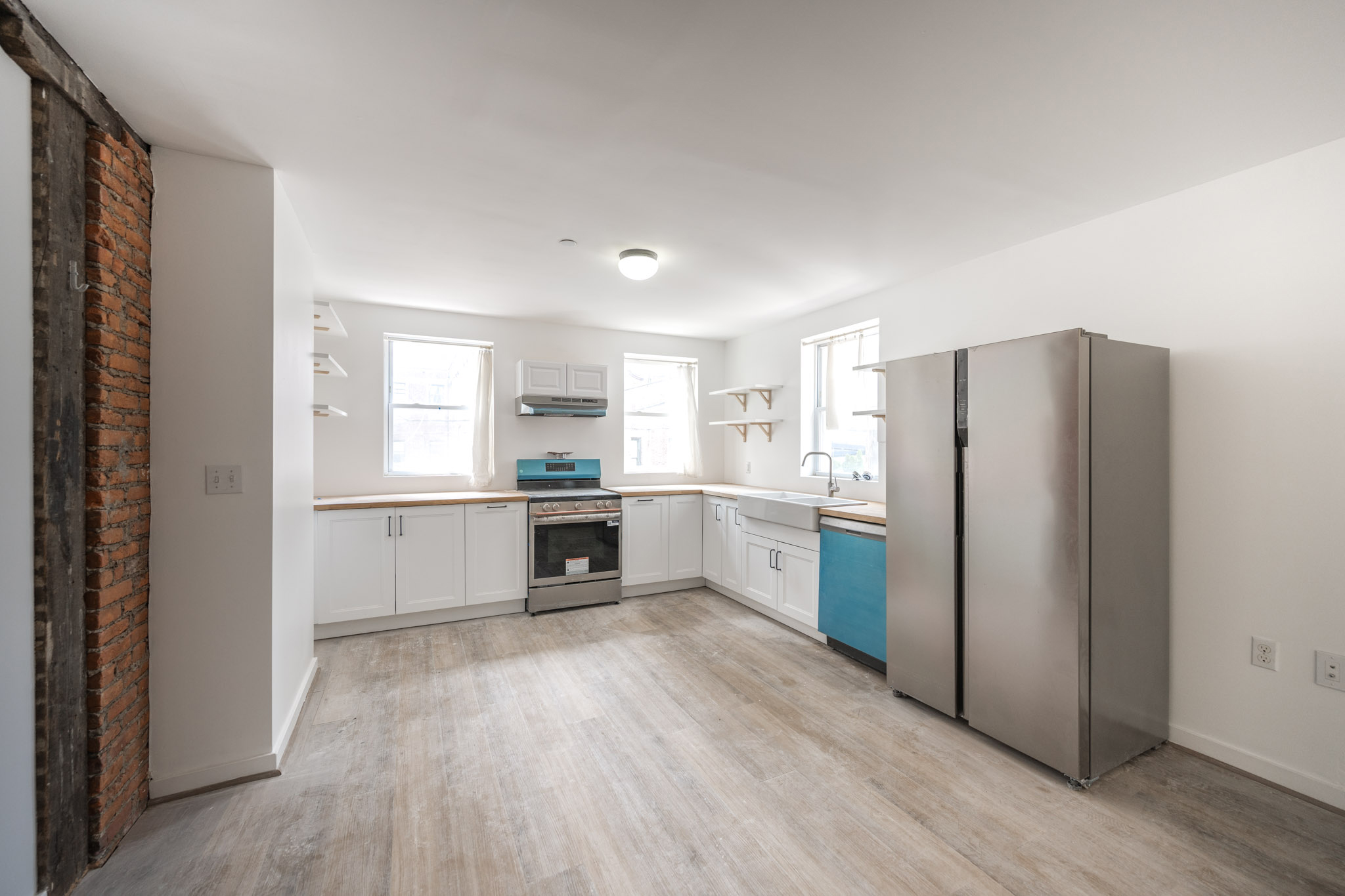 711 W Thompson St_Unit 2_-02