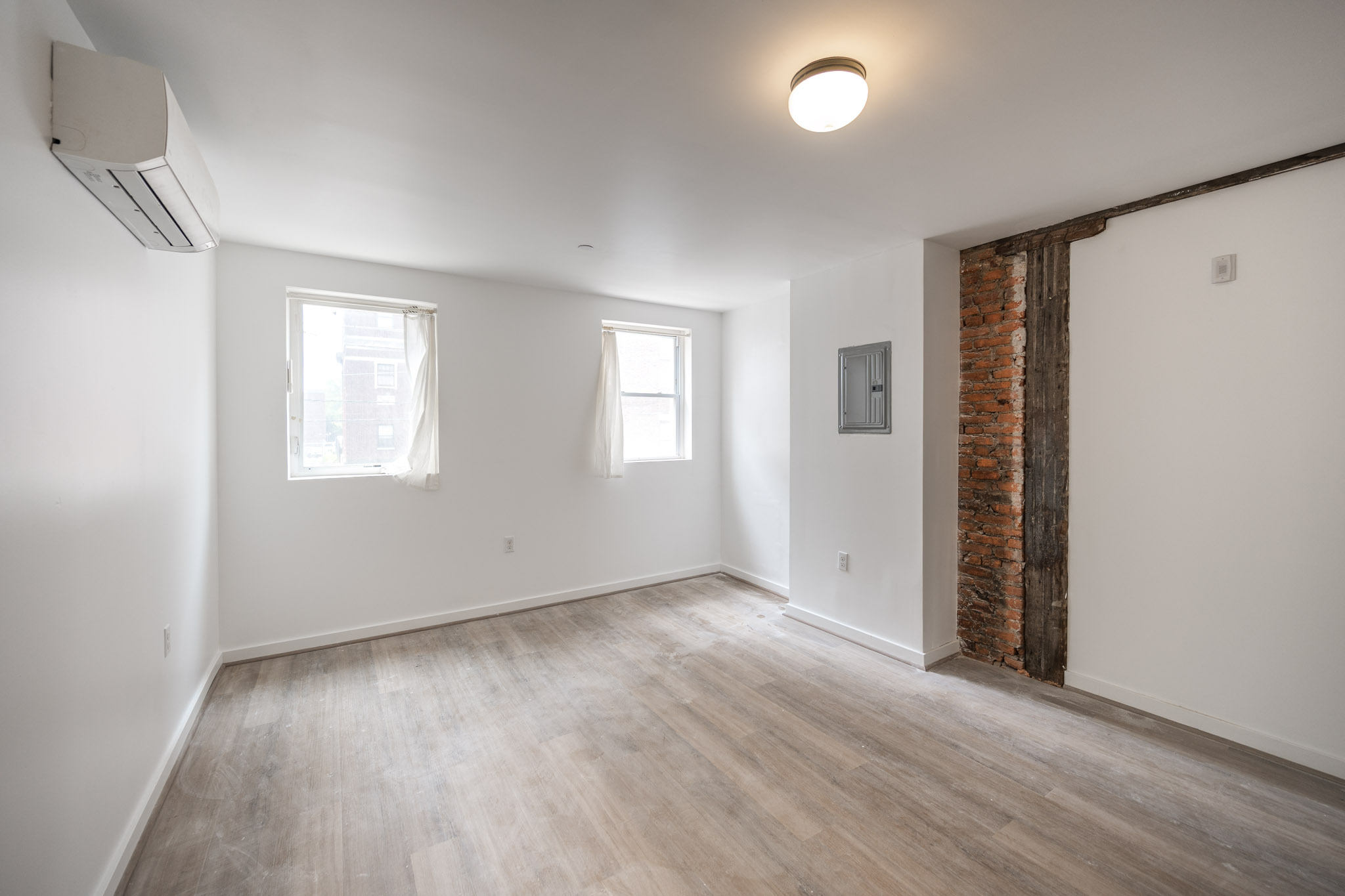 711 W Thompson St_Unit 2_-06