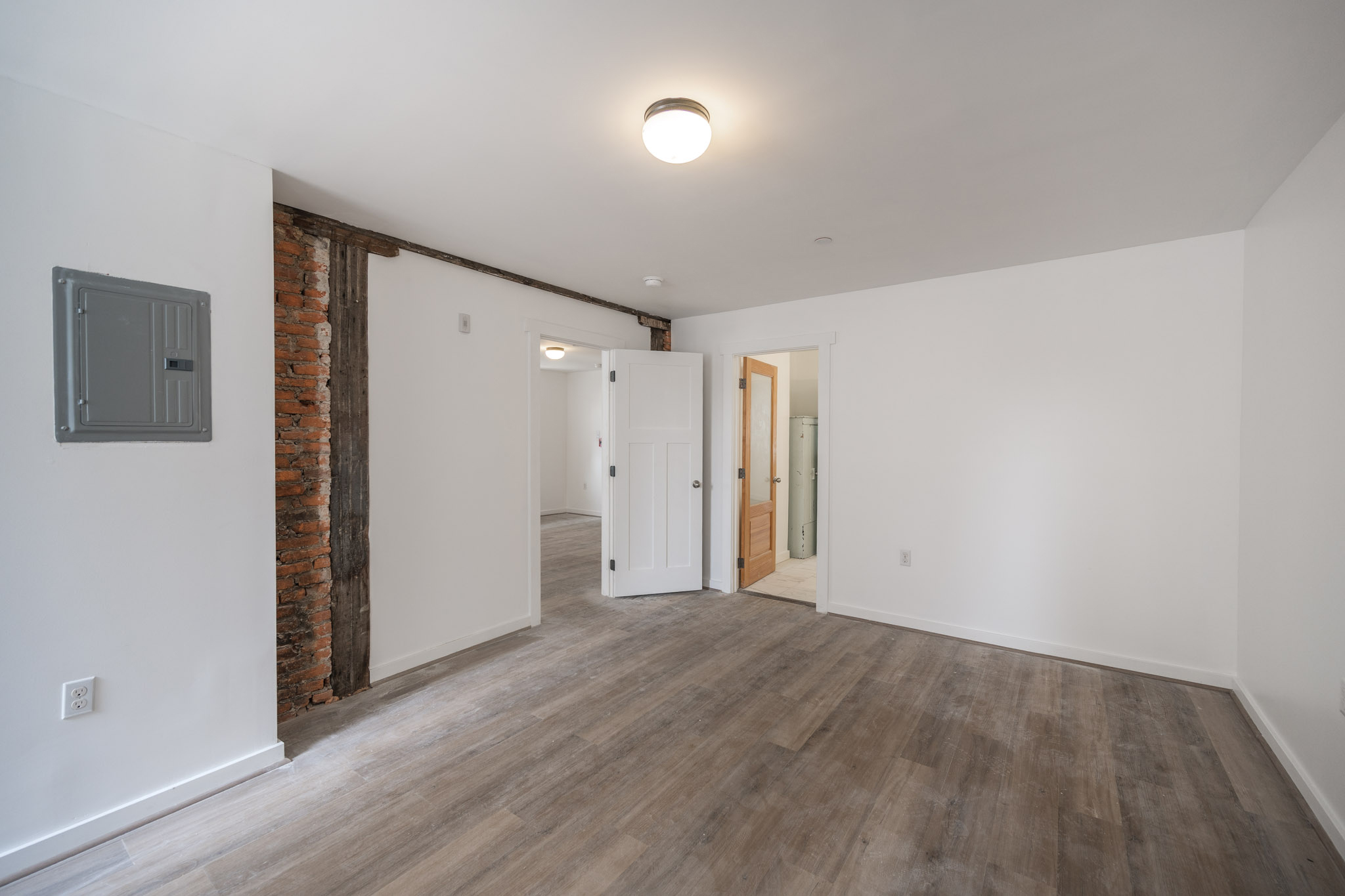 711 W Thompson St_Unit 2_-07